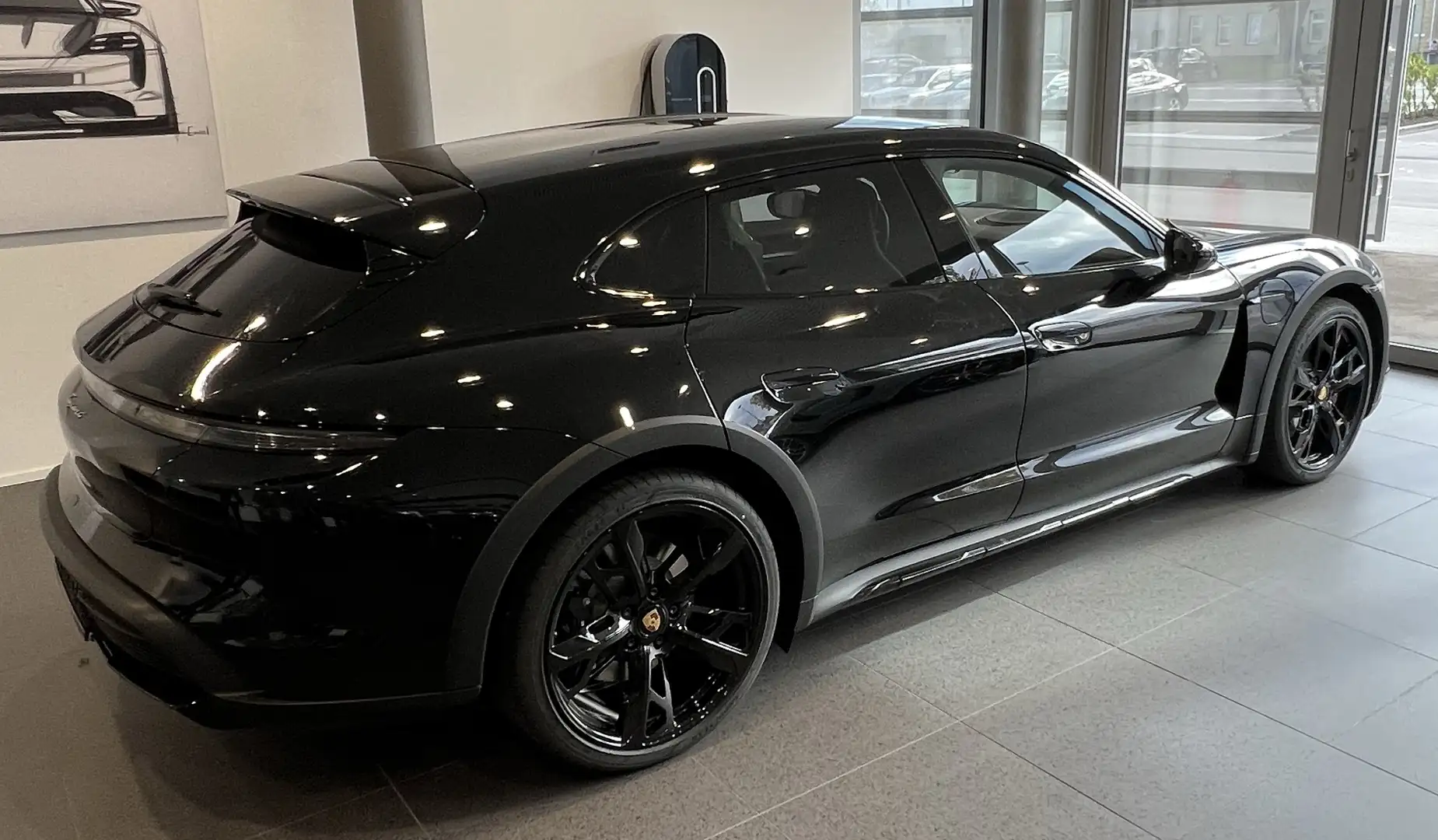 Porsche Taycan CT Clubleder Burmester Massage Beifahrerdisplay PT Schwarz - 2