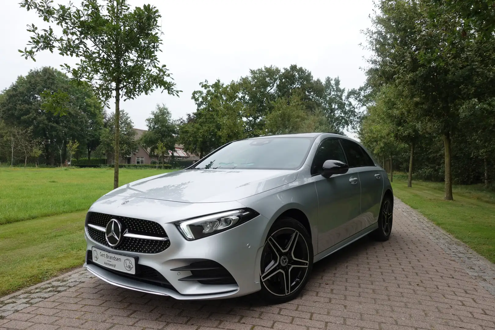 Mercedes-Benz A 250 e Premium Plus AMG | Pano | 360 graden camera | Le Grijs - 2