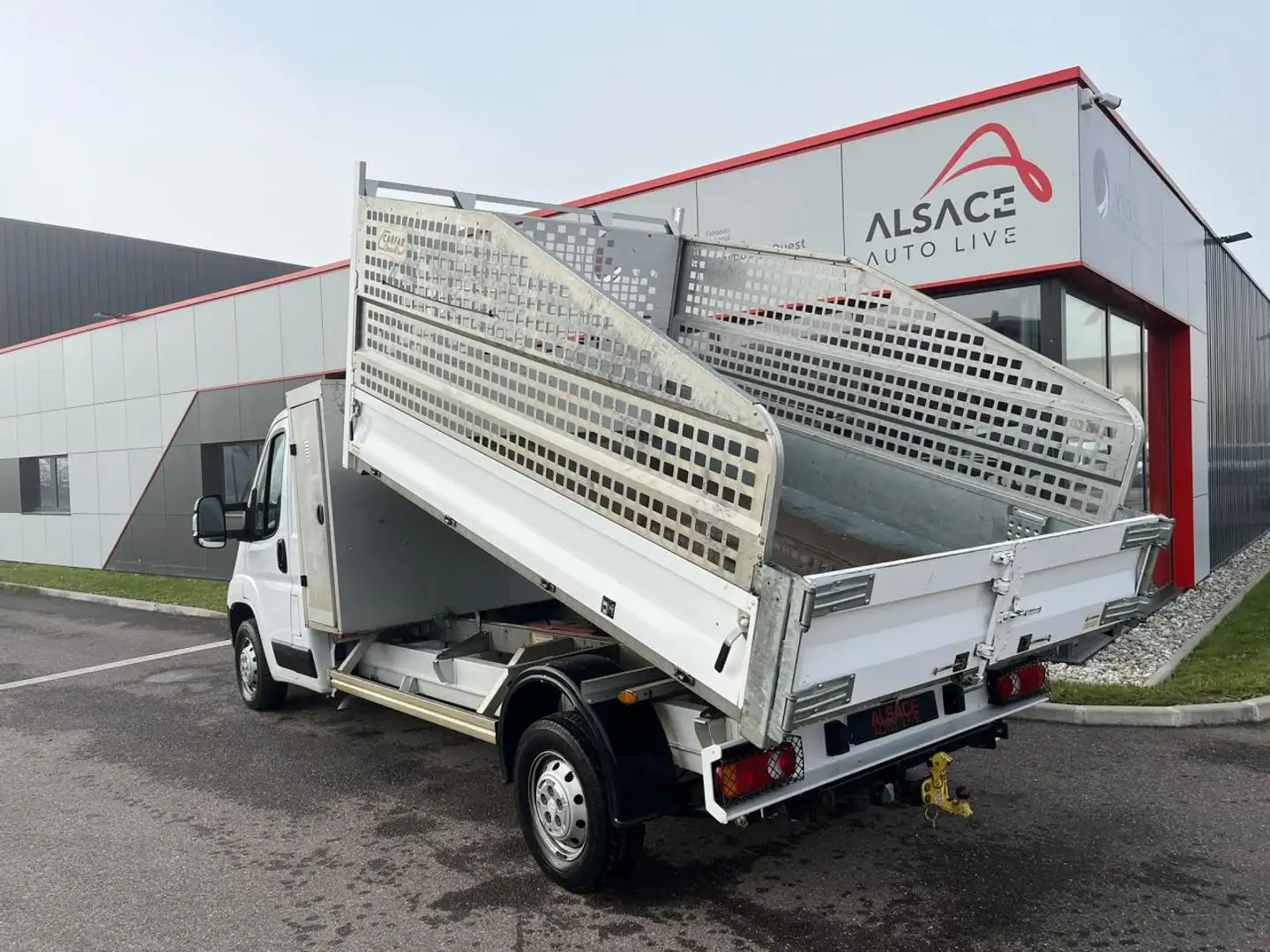 Citroen Jumper Club 3T5 2.2 BlueHDI 140 BENNE - 22 990 HT - RIDELLES /  COFFRES Blanc - 2