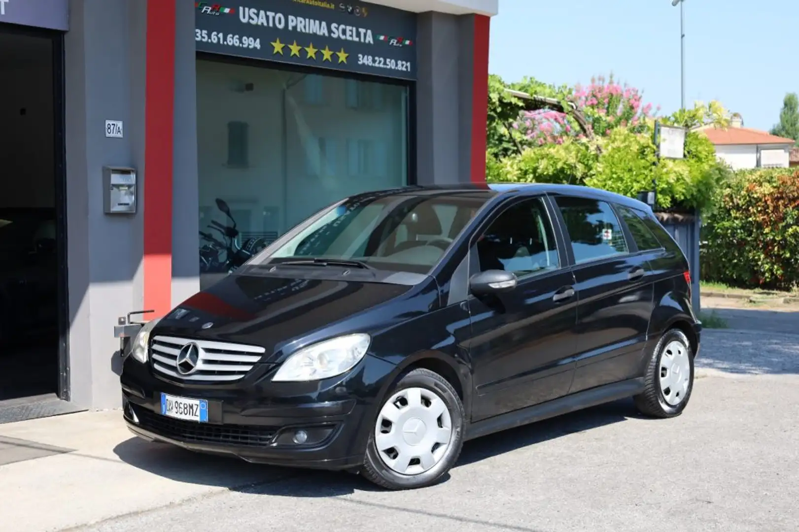 Mercedes-Benz B 180 CDI Automatica per NEOPATENTATI Tutta TAGLIANDATA Nero - 1