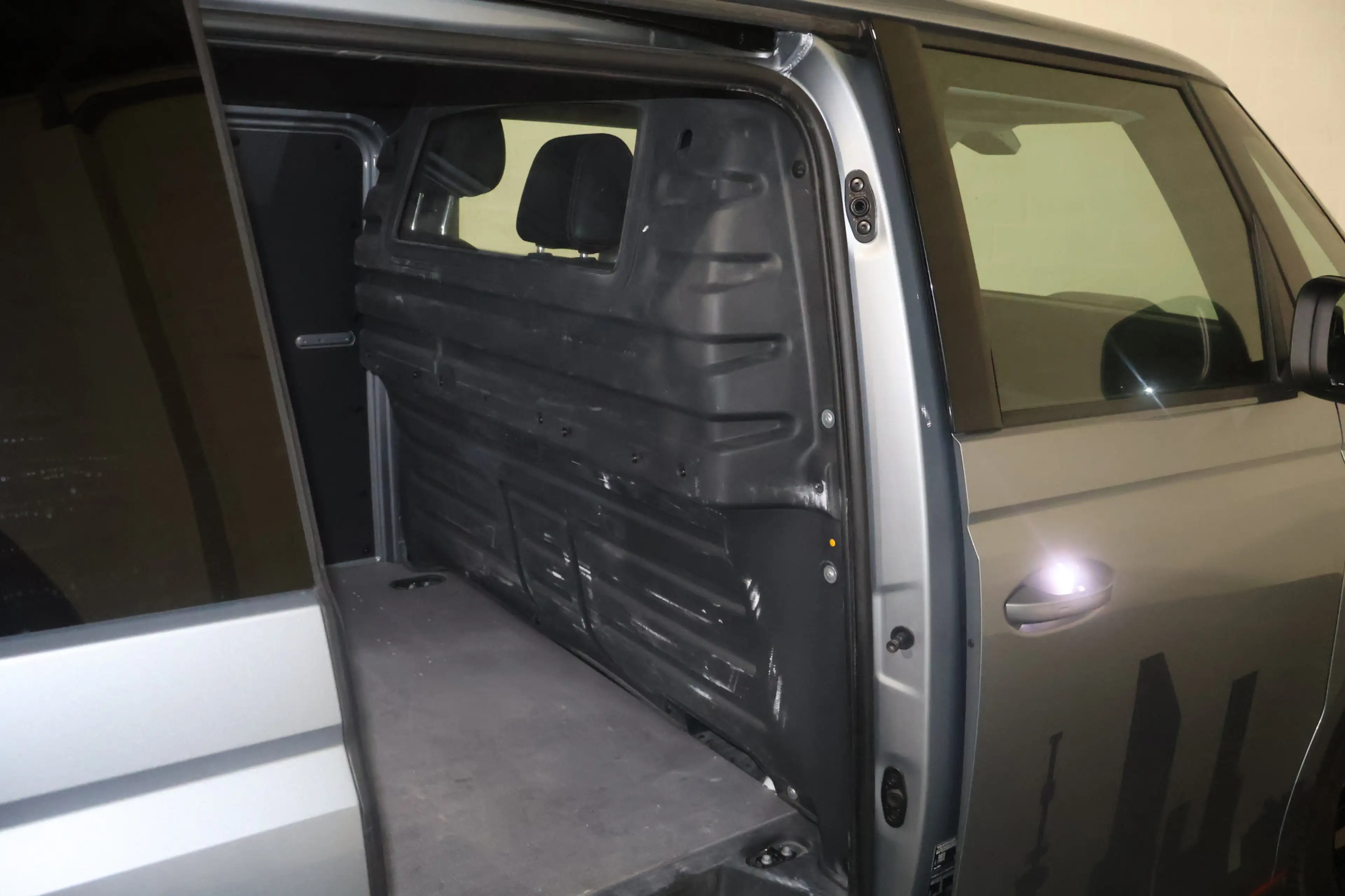 Volkswagen ID. Buzz Cargo Bulli Edition 79 kWh (Wordt verwacht) — photo 16