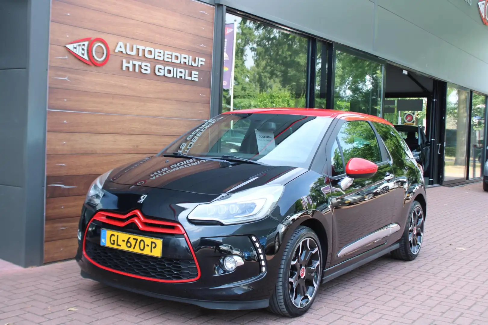 DS Automobiles DS 3 1.2 PureTech So Red Zwart - 1