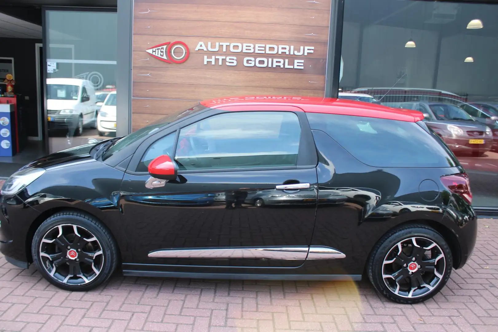 DS Automobiles DS 3 1.2 PureTech So Red Zwart - 2