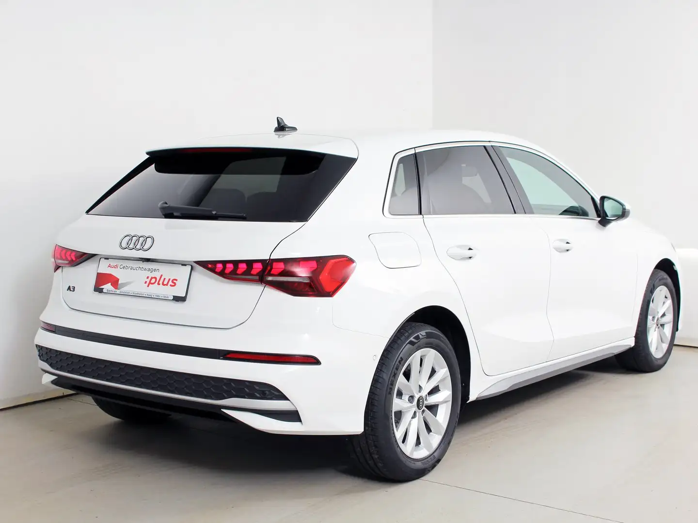 Audi A3 30 TFSI Weiß - 2
