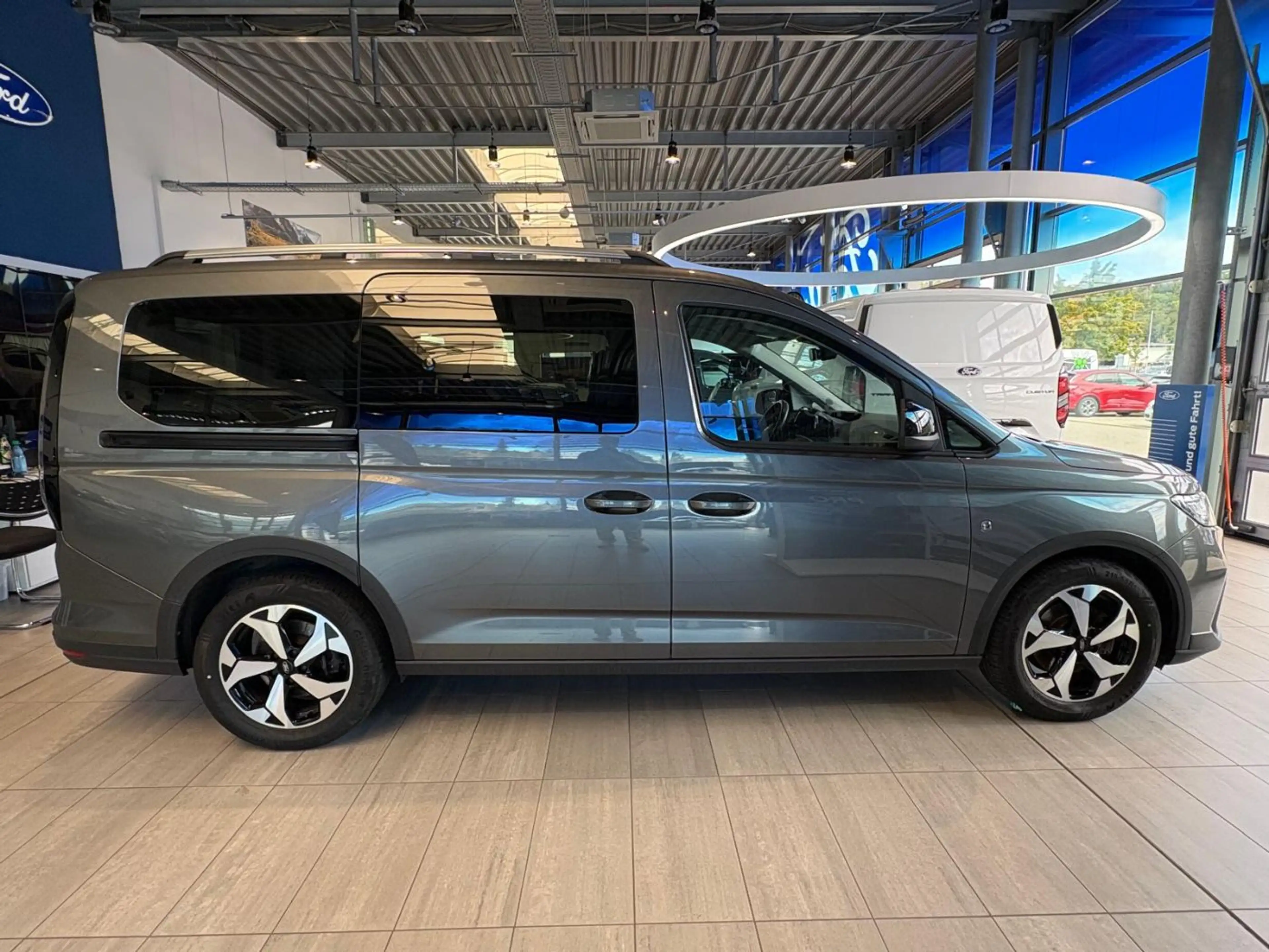 Ford Grand Tourneo Connect 2.0 Active LED PANO NAV KAM — photo 5