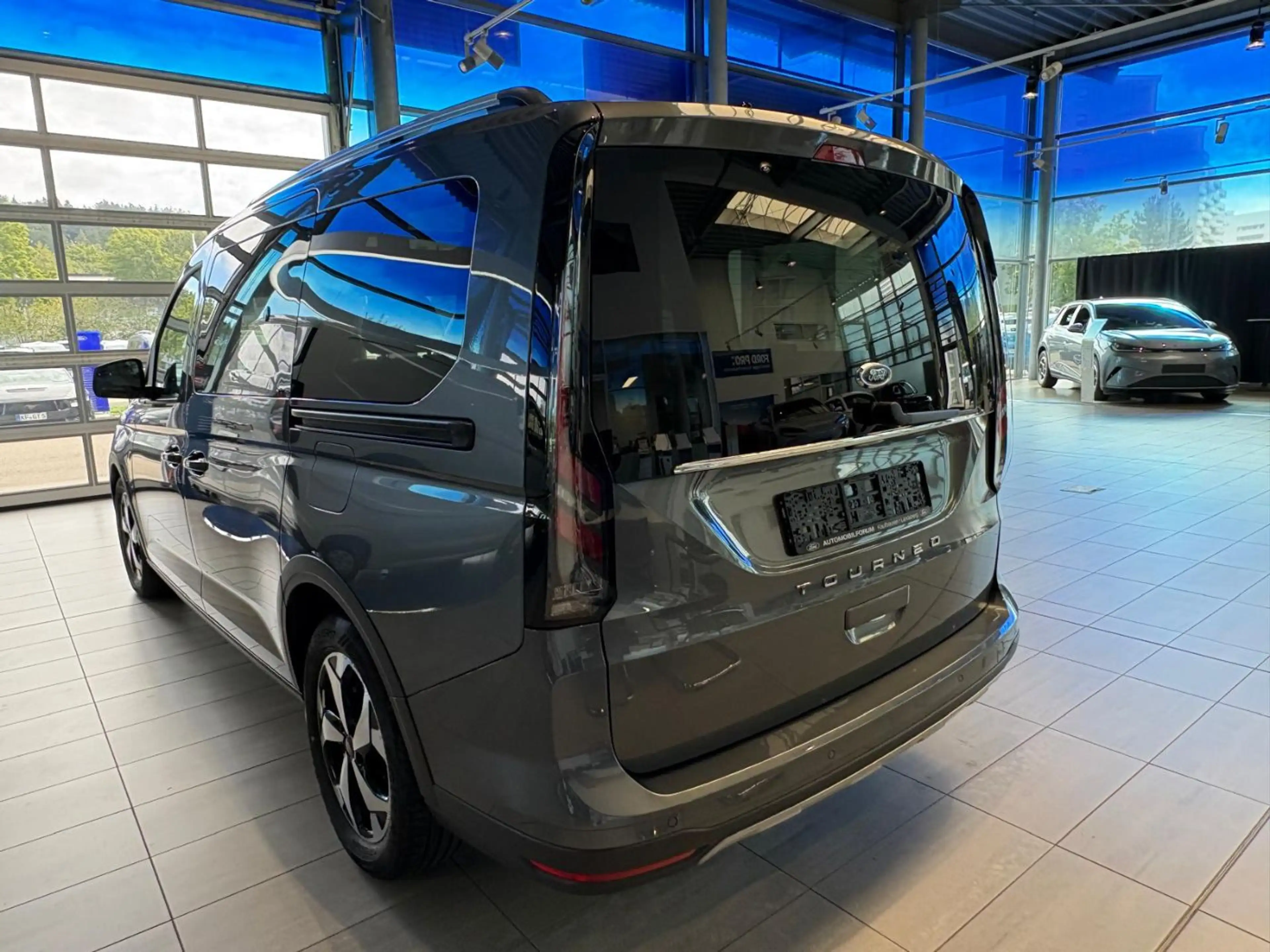 Ford Grand Tourneo Connect 2.0 Active LED PANO NAV KAM — photo 10