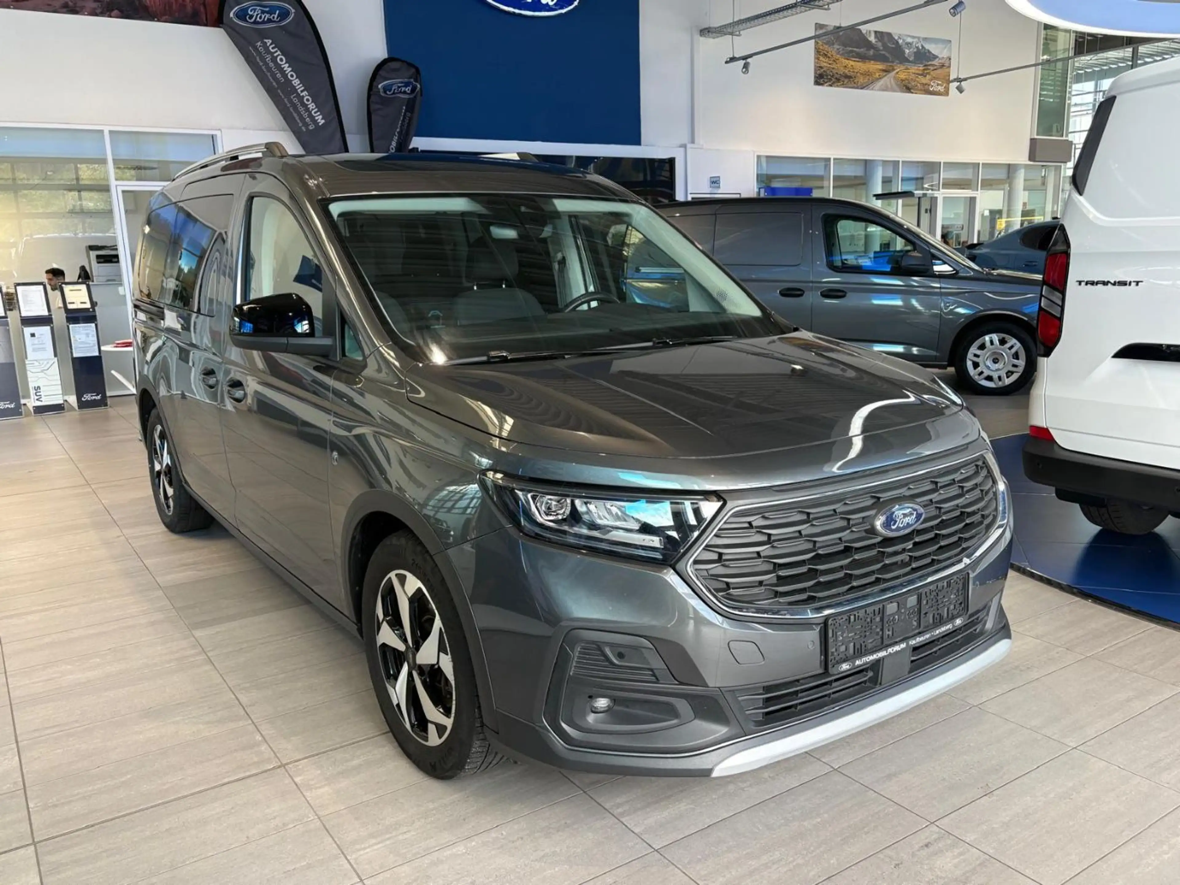 Ford Grand Tourneo Connect 2.0 Active LED PANO NAV KAM — photo 4