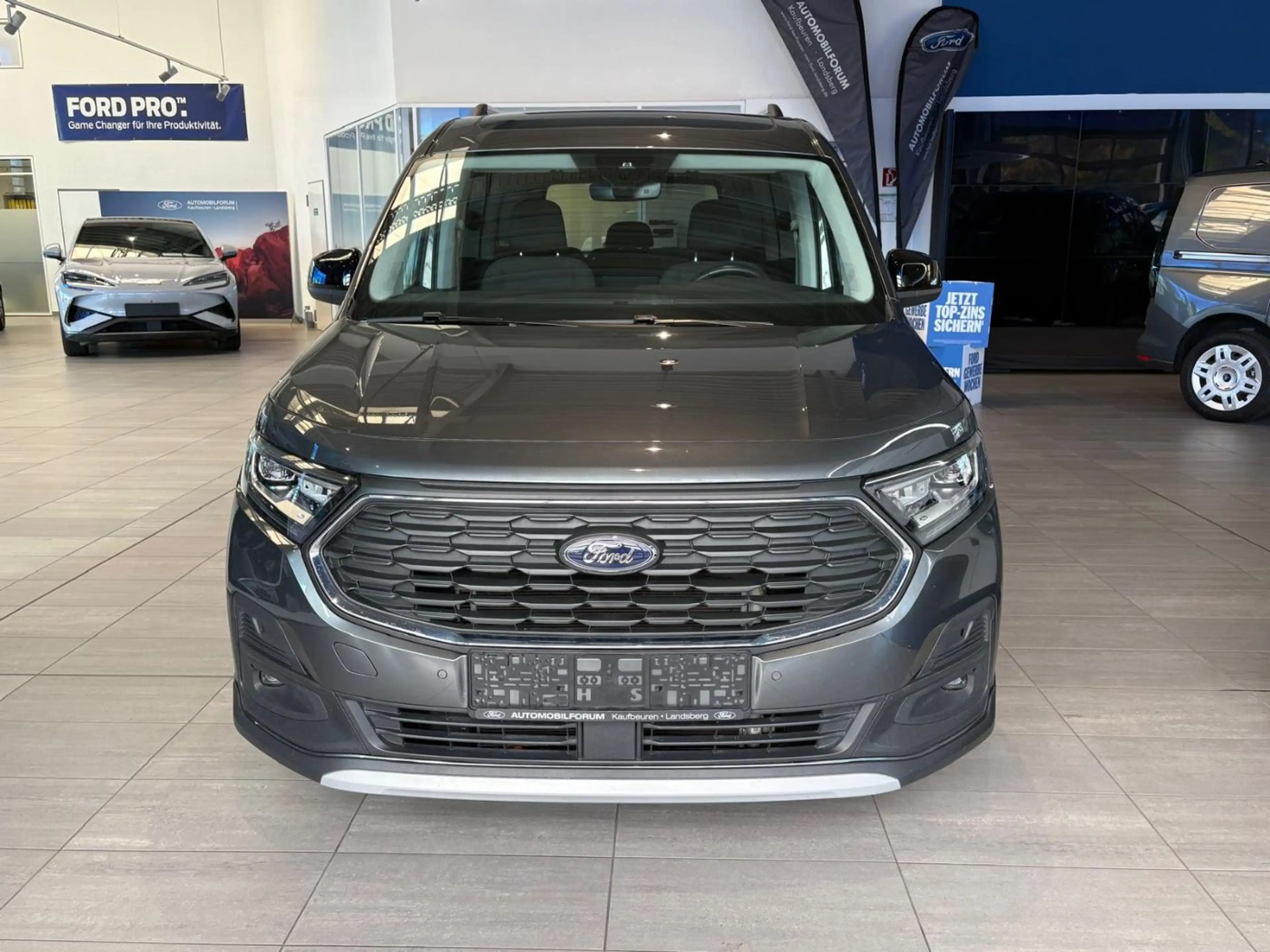 Ford Grand Tourneo Connect 2.0 Active LED PANO NAV KAM — photo 3