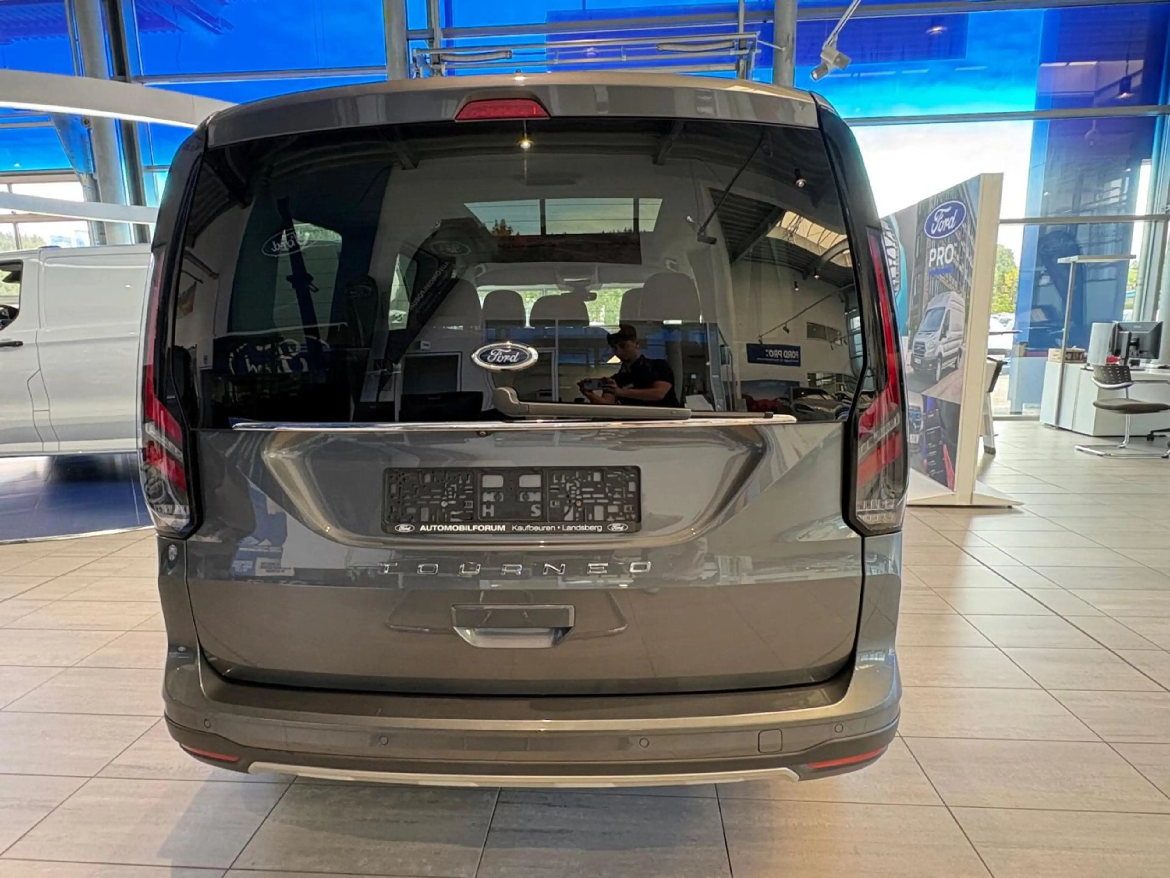 Ford Grand Tourneo Connect 2.0 Active LED PANO NAV KAM — photo 8