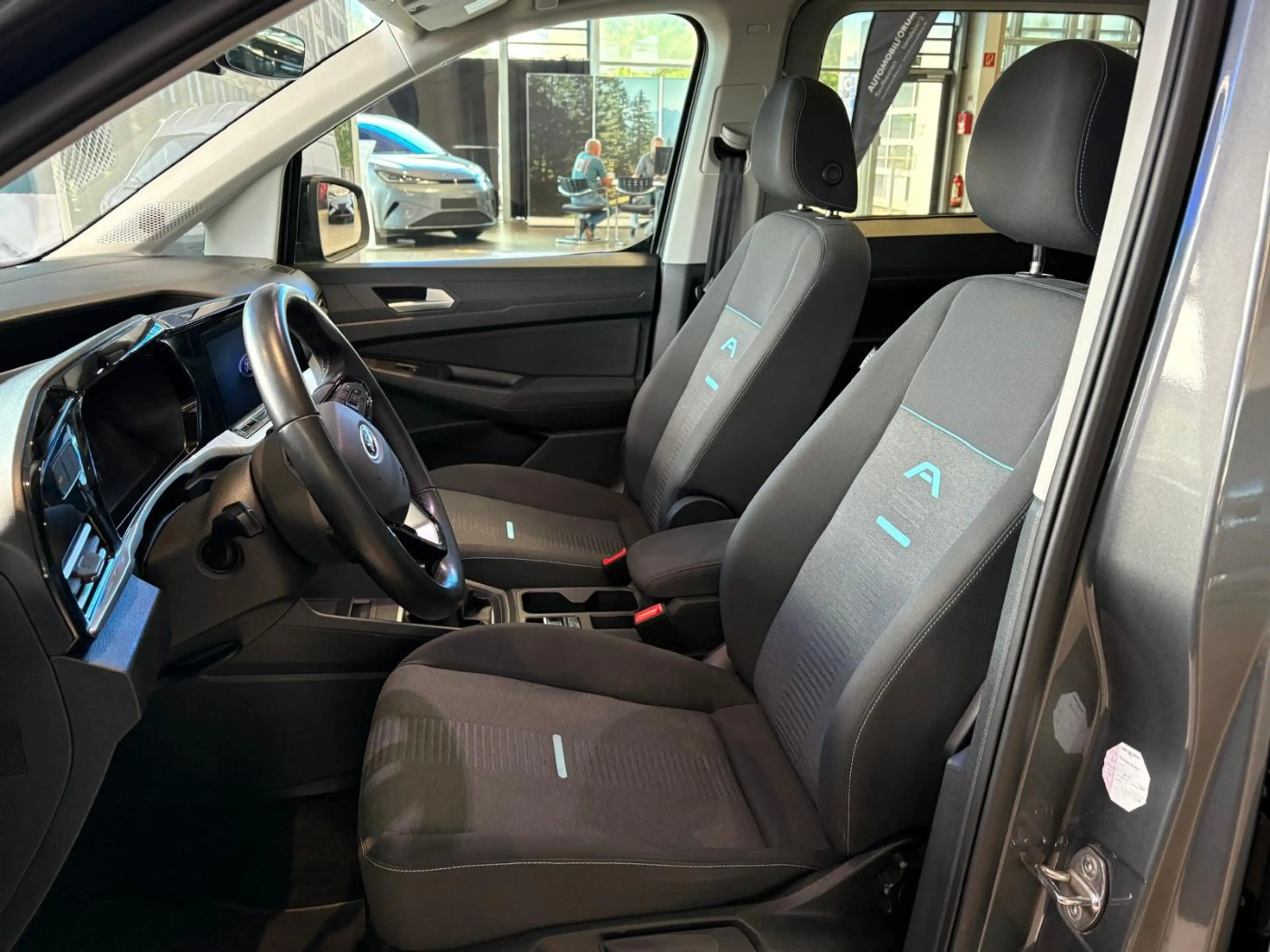 Ford Grand Tourneo Connect 2.0 Active LED PANO NAV KAM — photo 14