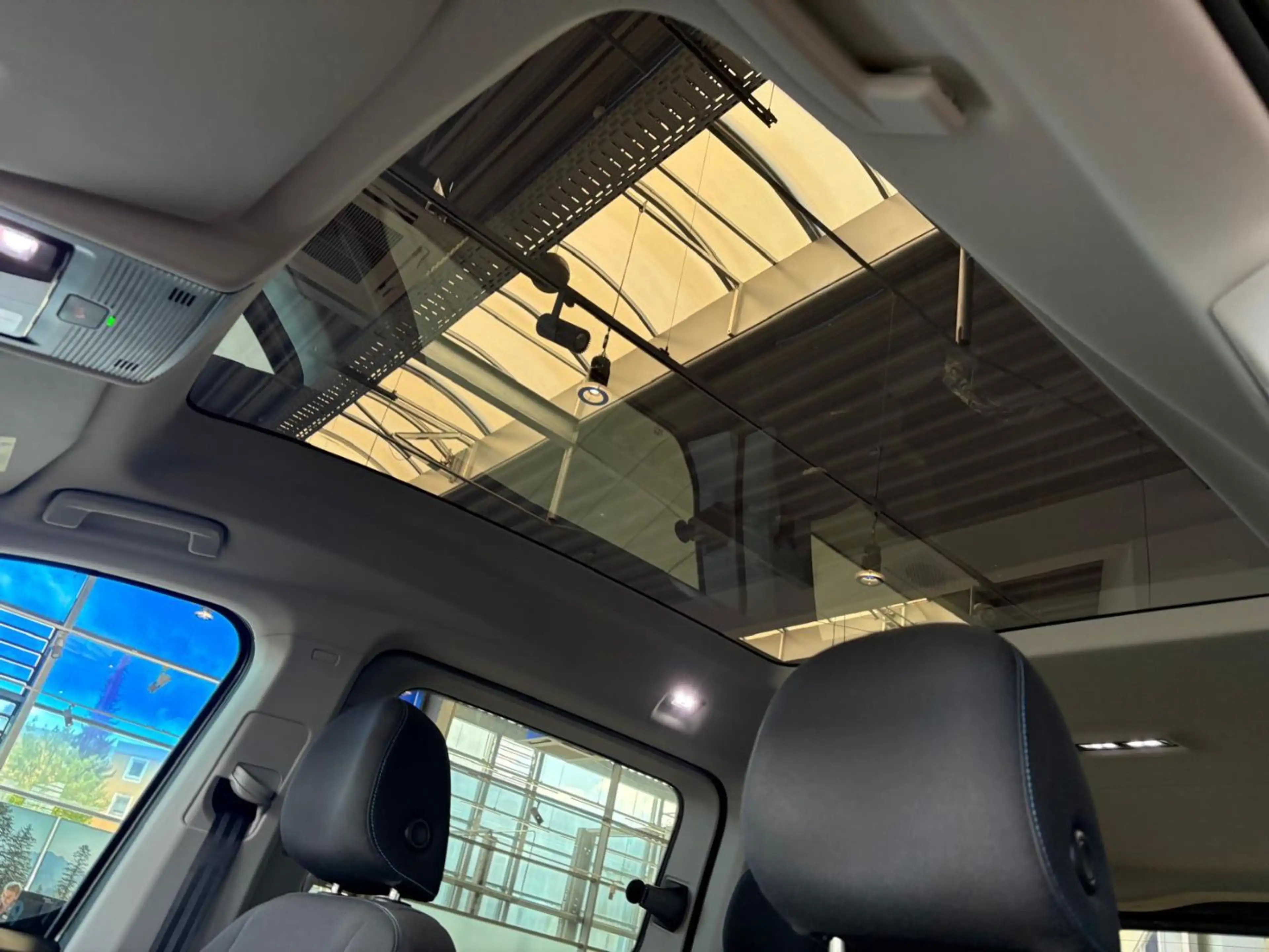 Ford Grand Tourneo Connect 2.0 Active LED PANO NAV KAM — photo 13