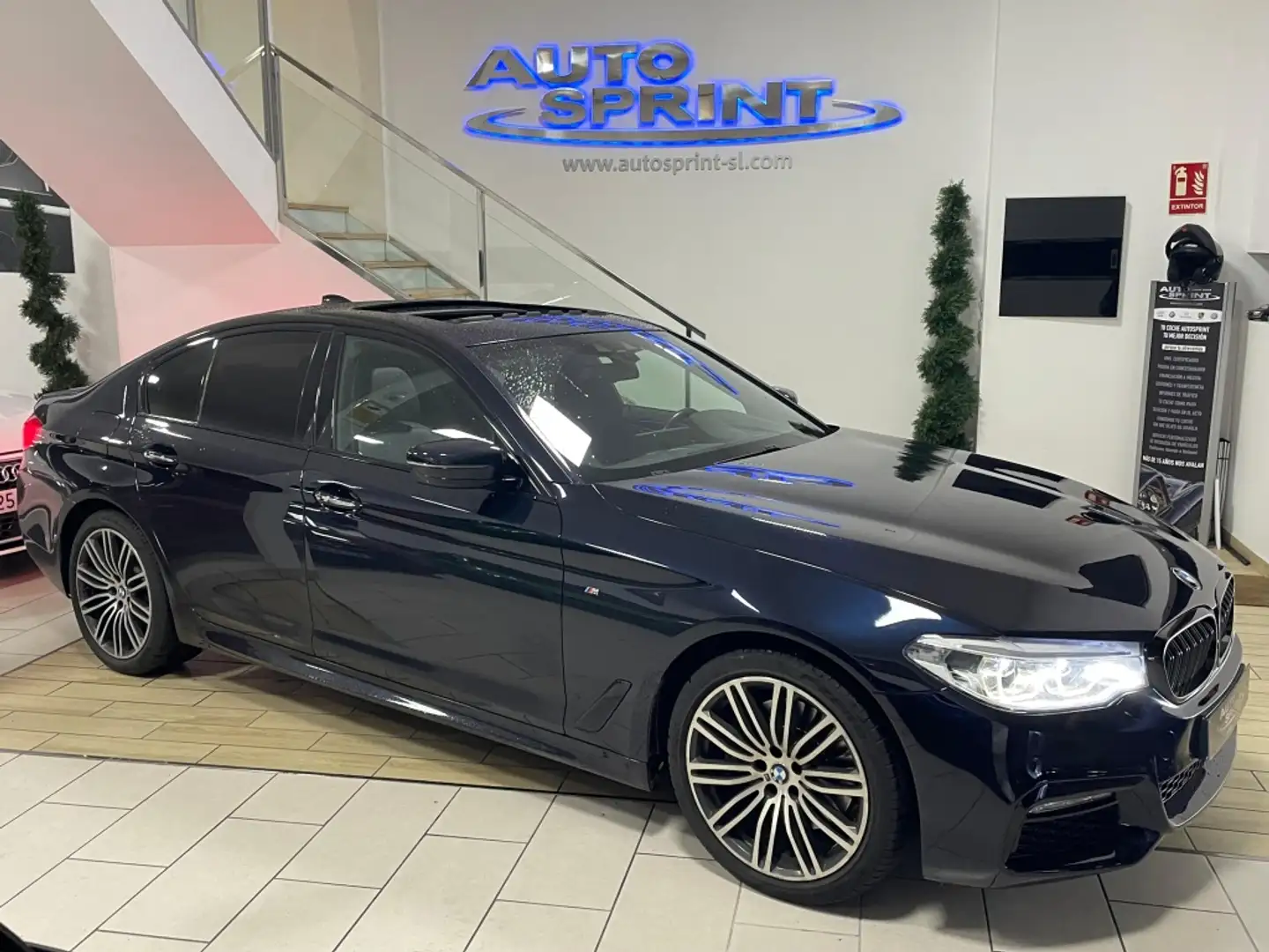 BMW 530 530dA xDrive Bleu - 2
