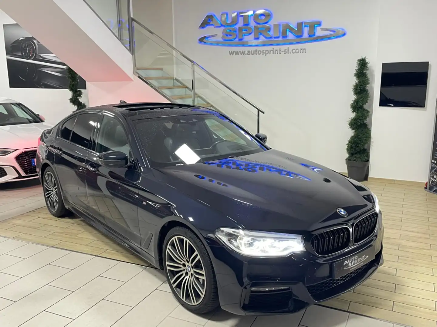 BMW 530 530dA xDrive Bleu - 1