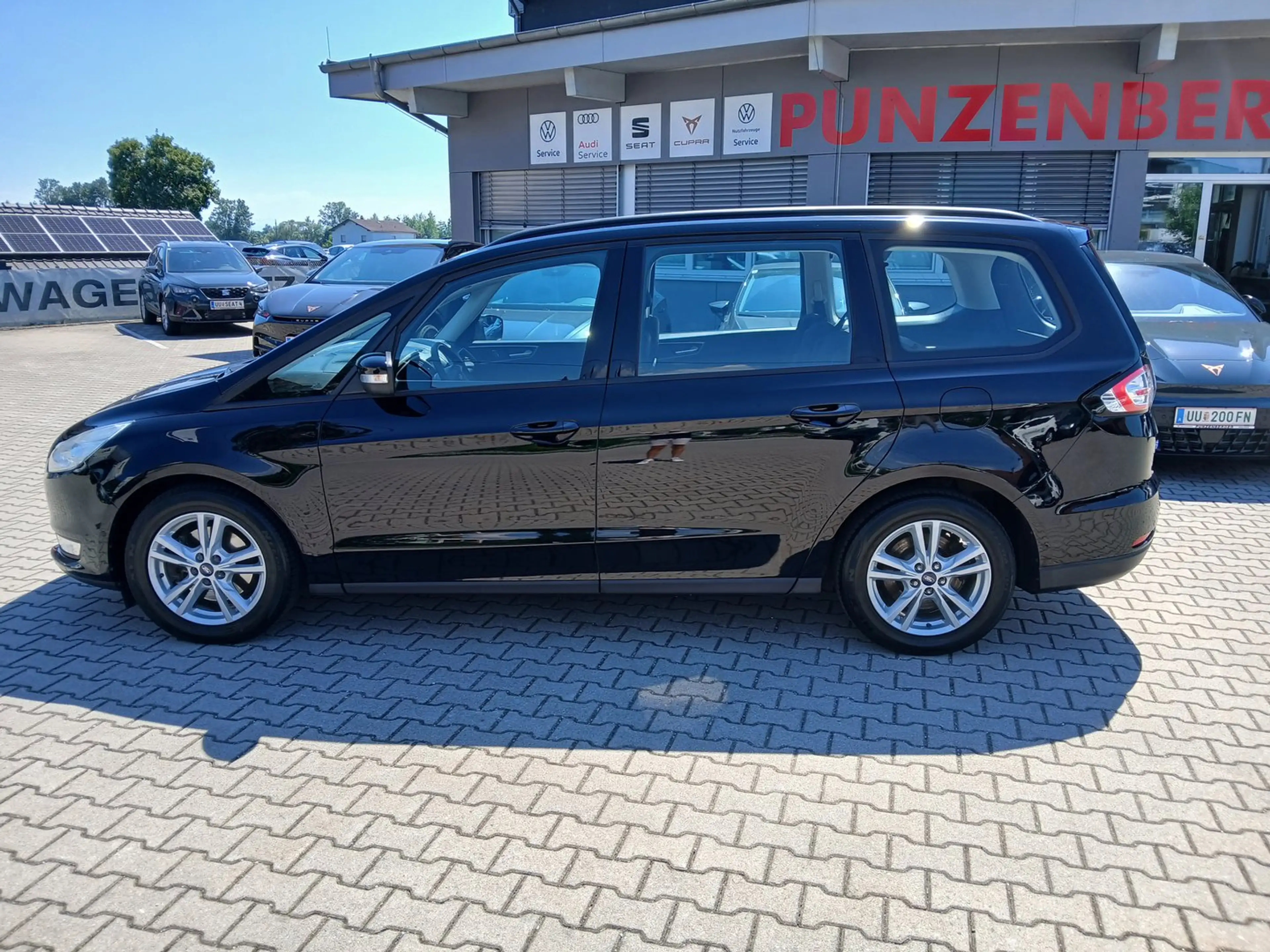 Ford Galaxy 2,0 TDCi AWD Trend Start/Stop — photo 4