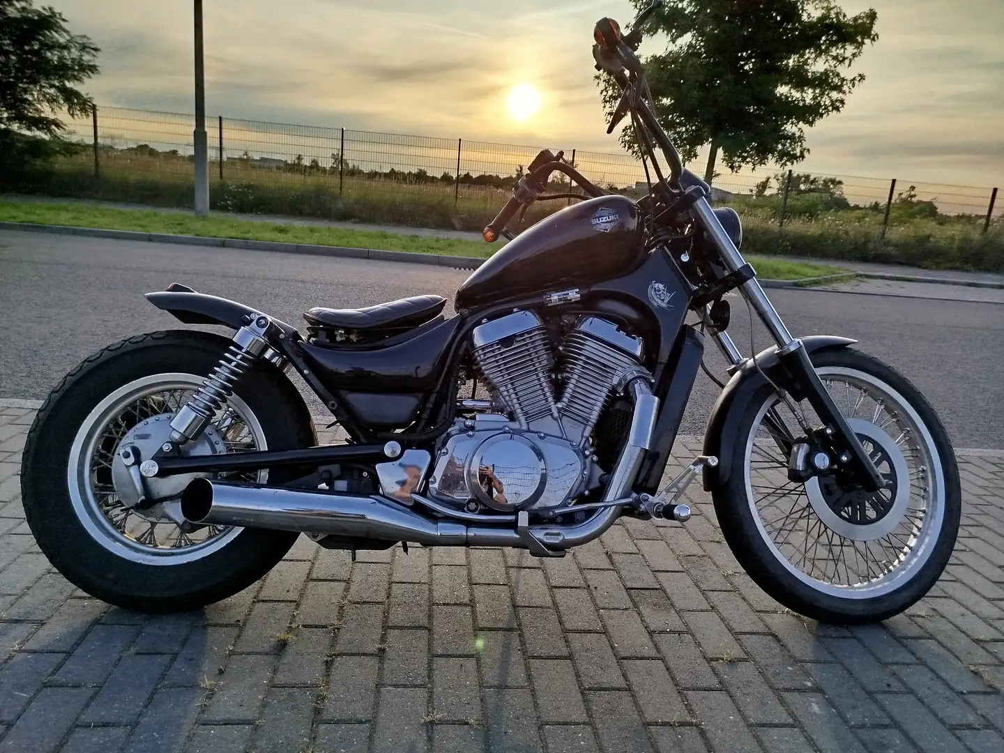 Suzuki VS 600 GLU Чёрный - 1