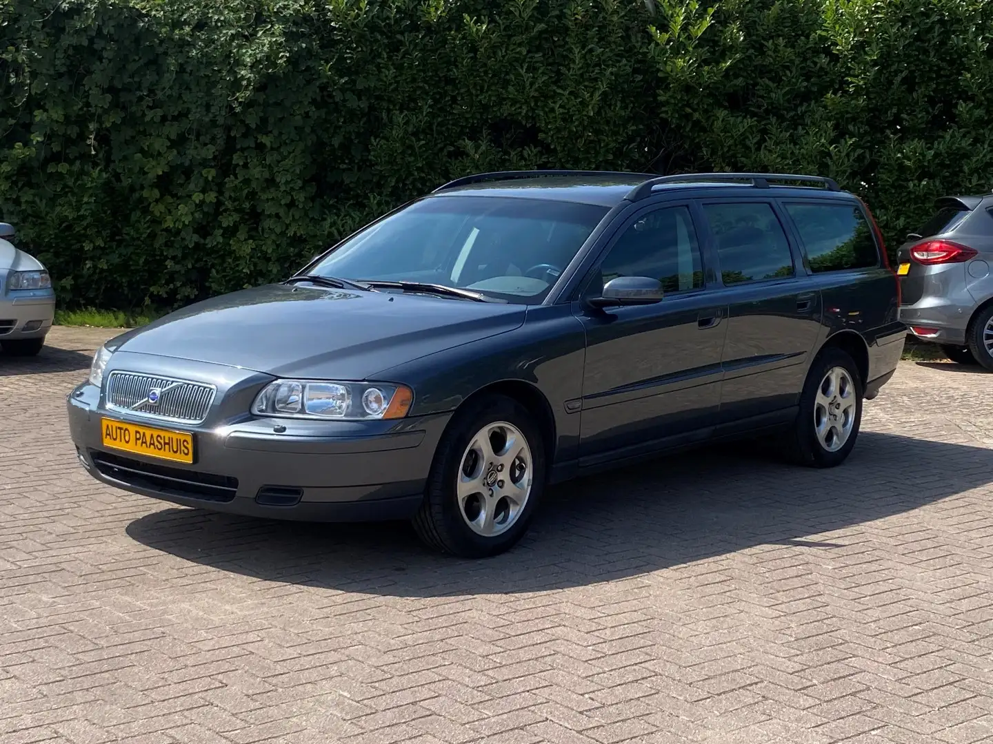 Volvo V70 2.5T AWD 5 speed Youngtimer Gri - 1