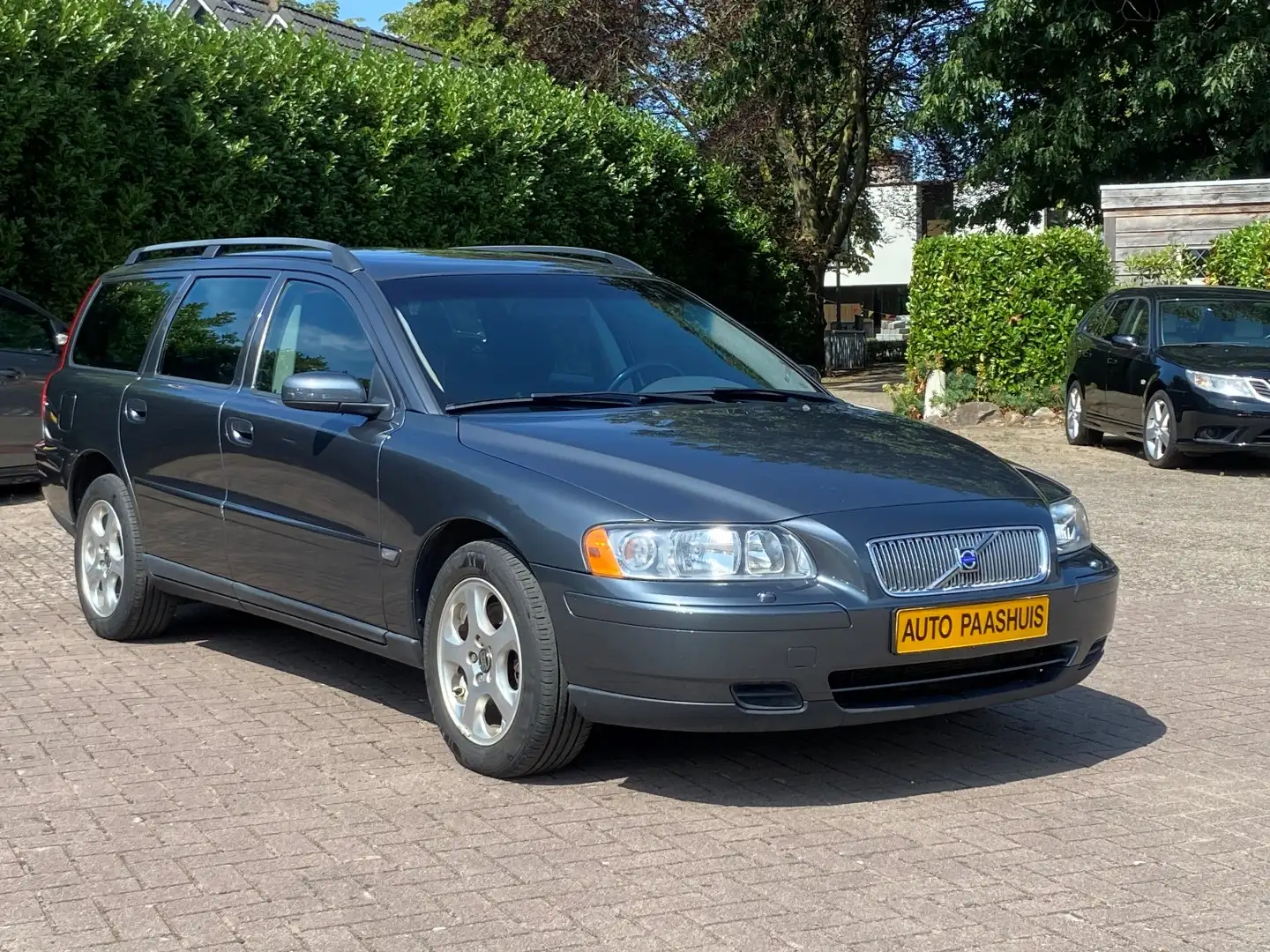 Volvo V70 2.5T AWD 5 speed Youngtimer Gri - 2