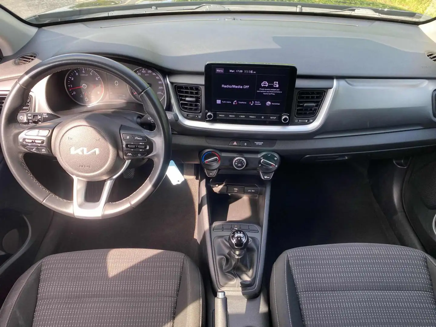 Kia Stonic 1.2 OK NEOPATENTATI SOLO 36000 KM GARANZIA KIA Negro - 2