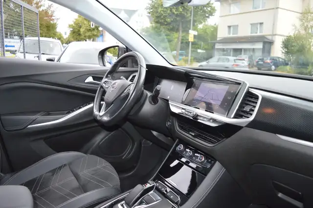 Opel Grandland X view 10