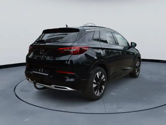 Opel Grandland X view 3