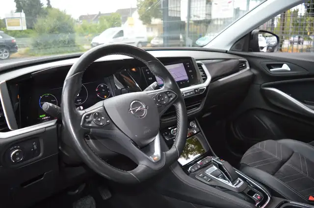 Opel Grandland X view 8