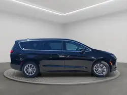 Chrysler Pacifica 2027