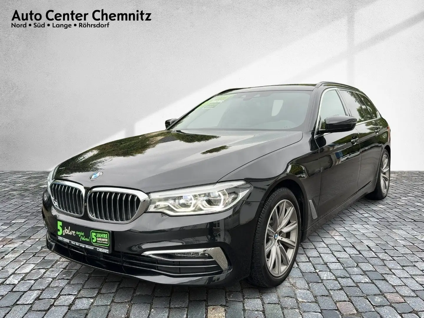 BMW 530 d AT8 Touring Luxury Line LED/Navi/Pano/Kamera Schwarz - 2