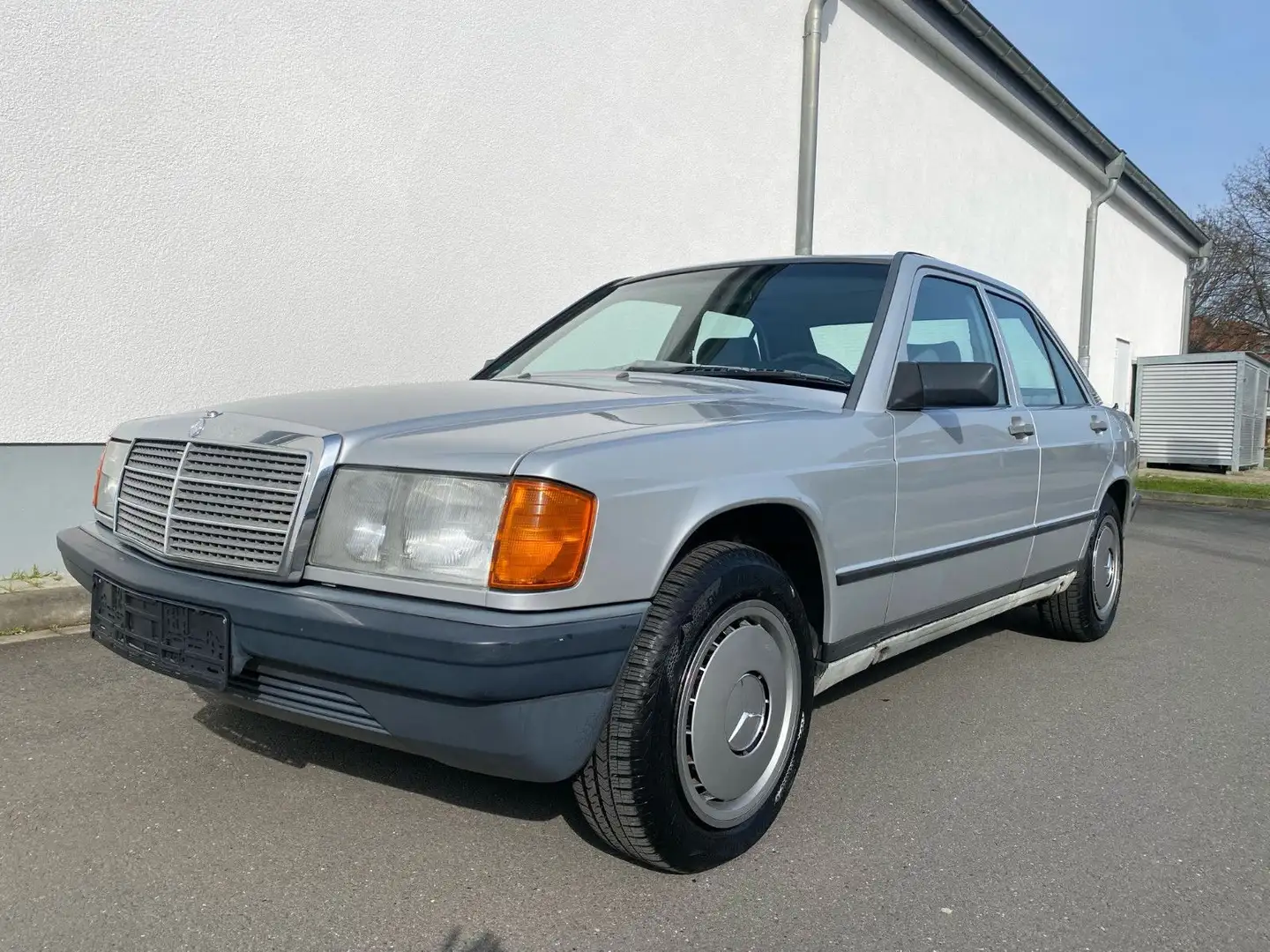Mercedes-Benz 190 Automatik  * OLDTIMER * Grau - 1