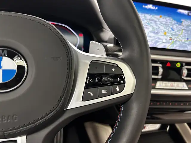 BMW X4 M view 29