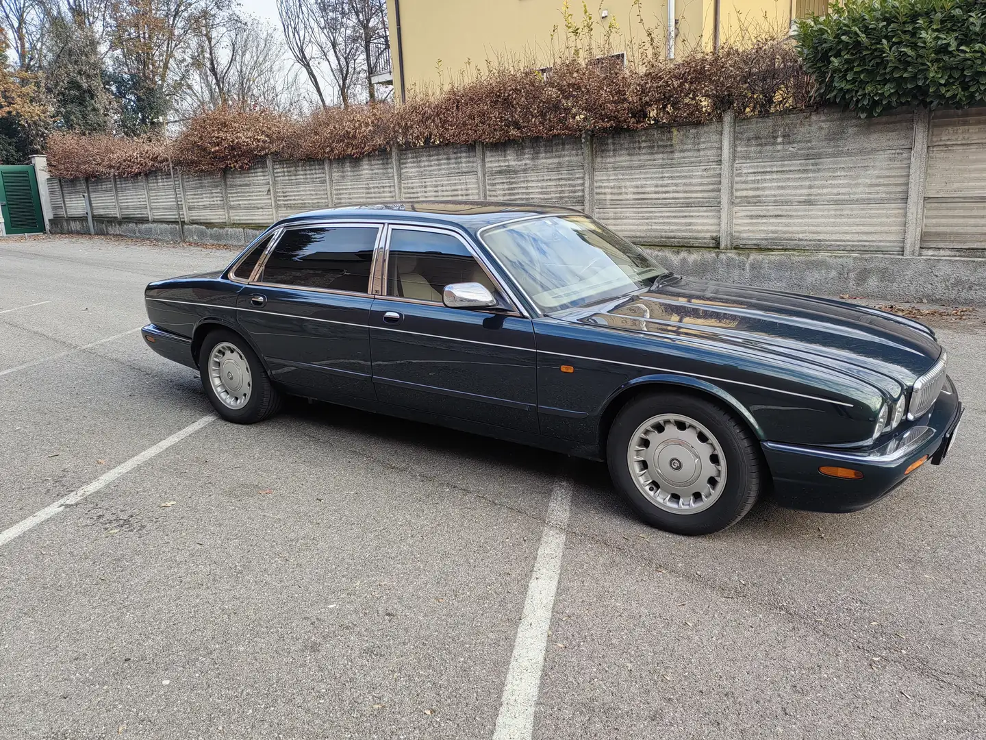 Daimler Super V8 xj8 x308 4.0 Grün - 2