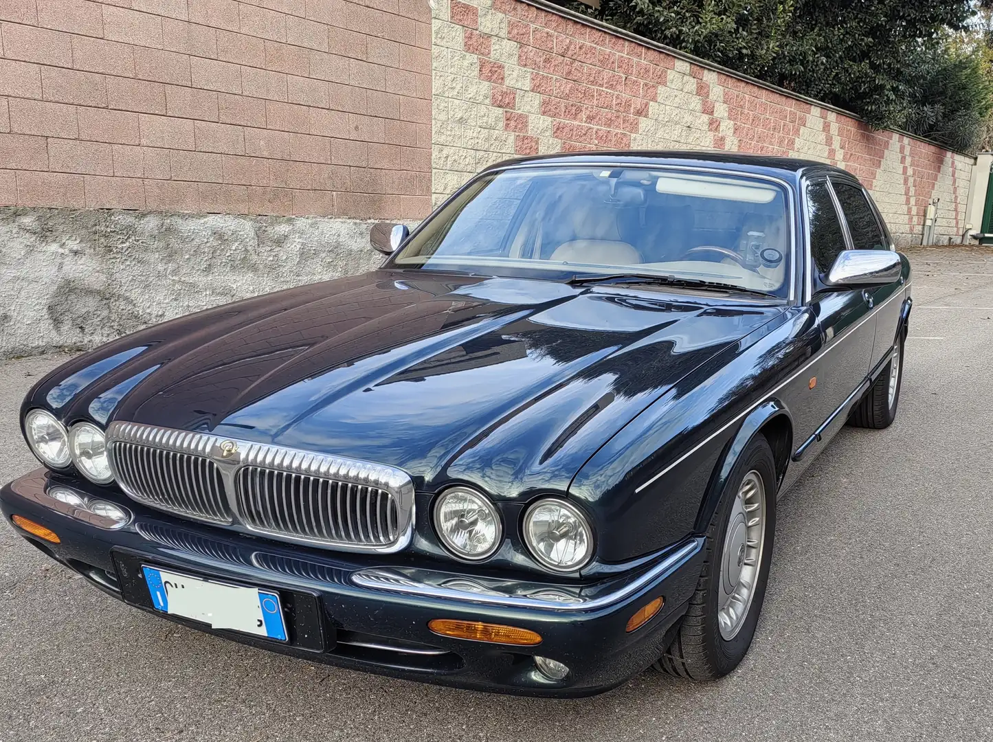 Daimler Super V8 xj8 x308 4.0 Grün - 1