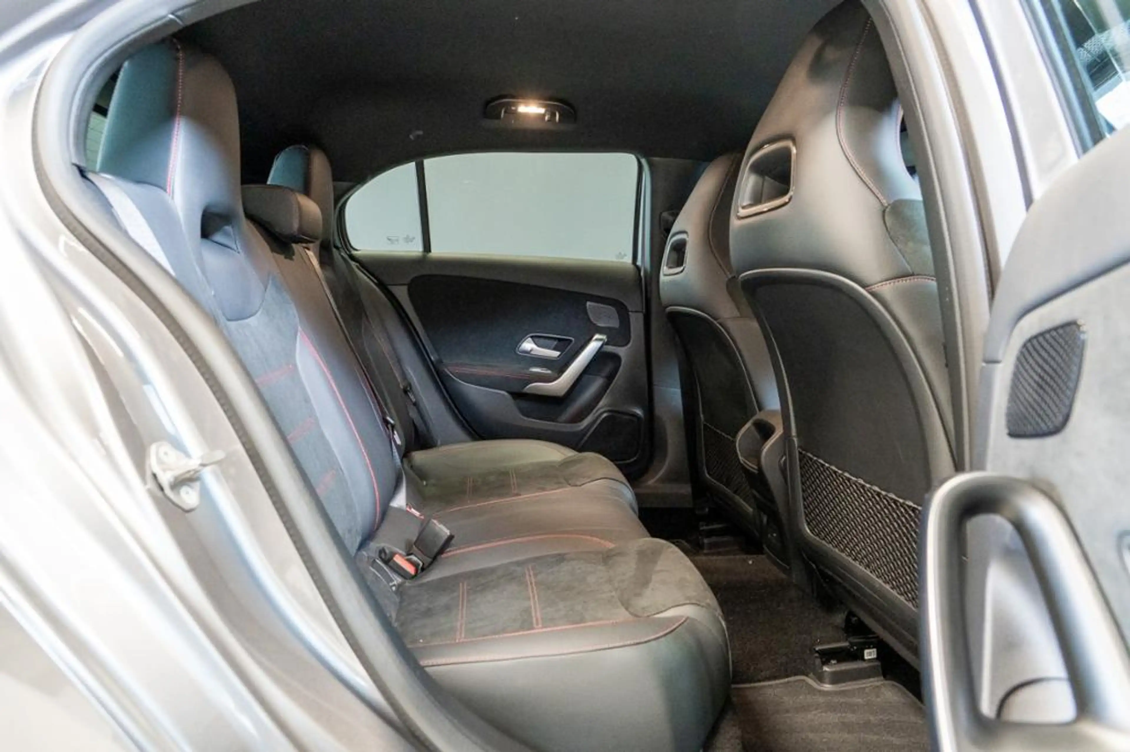 Mercedes-Benz A 180 * — photo 9