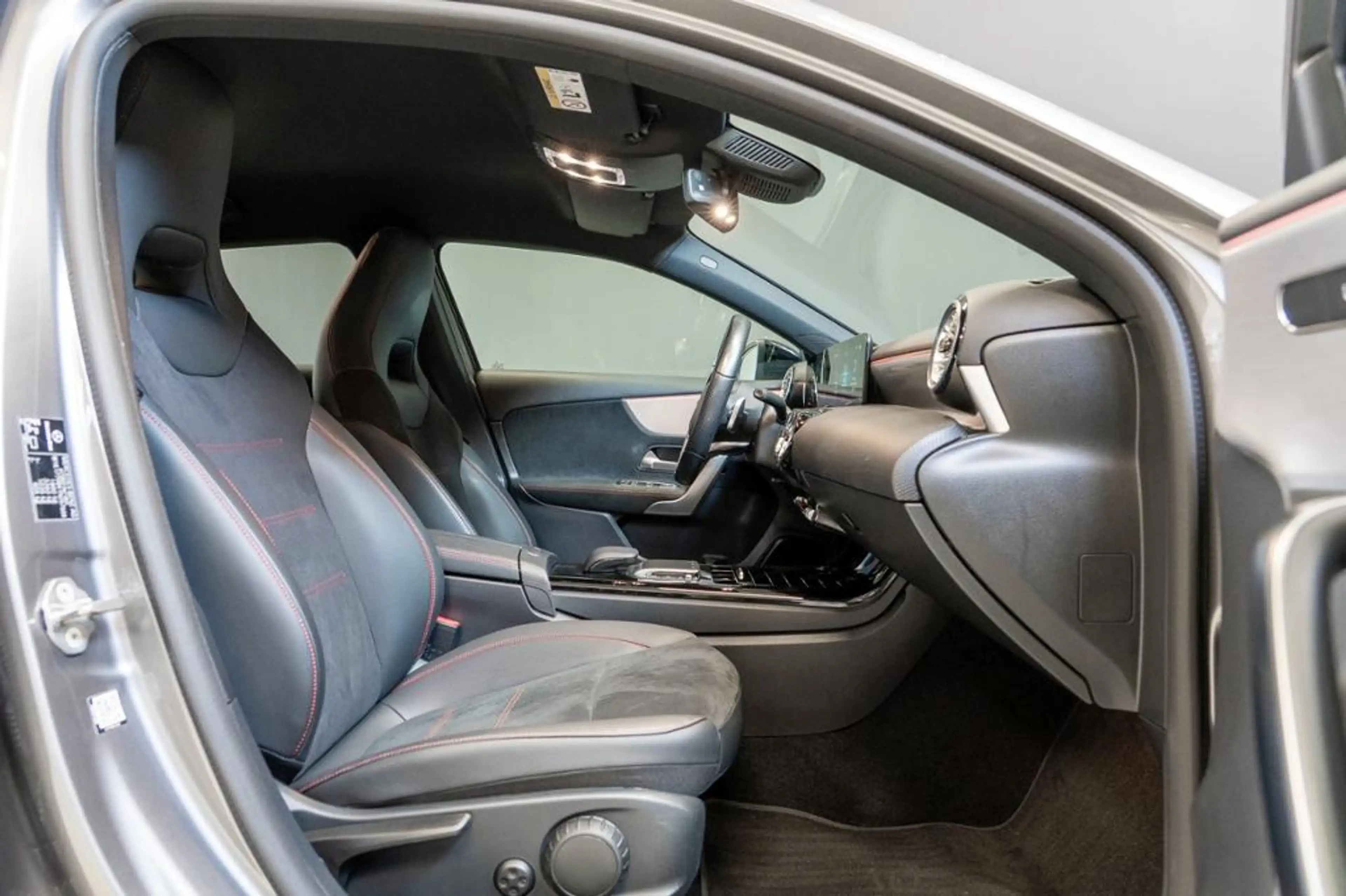 Mercedes-Benz A 180 * — photo 8