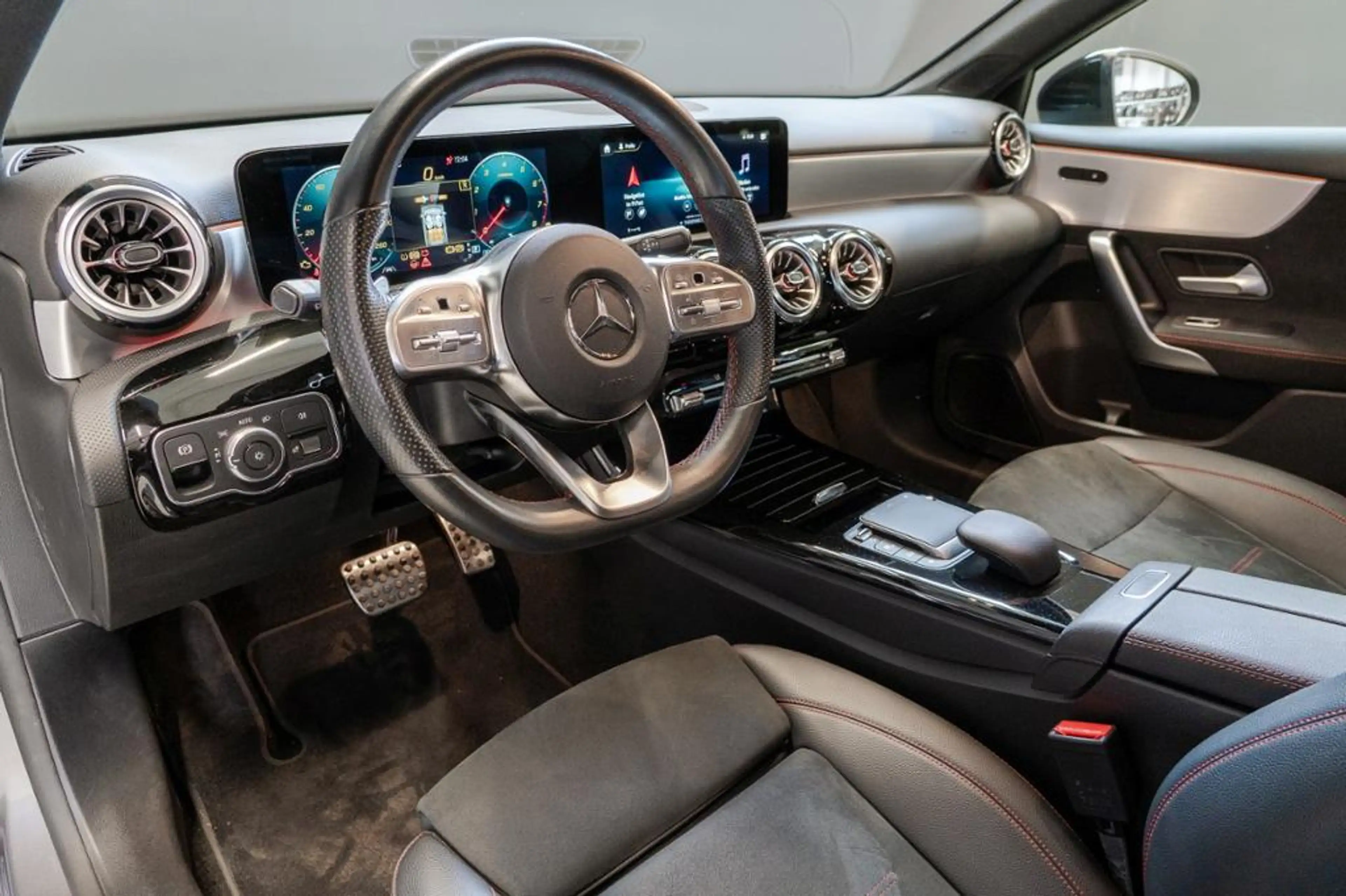 Mercedes-Benz A 180 * — photo 6