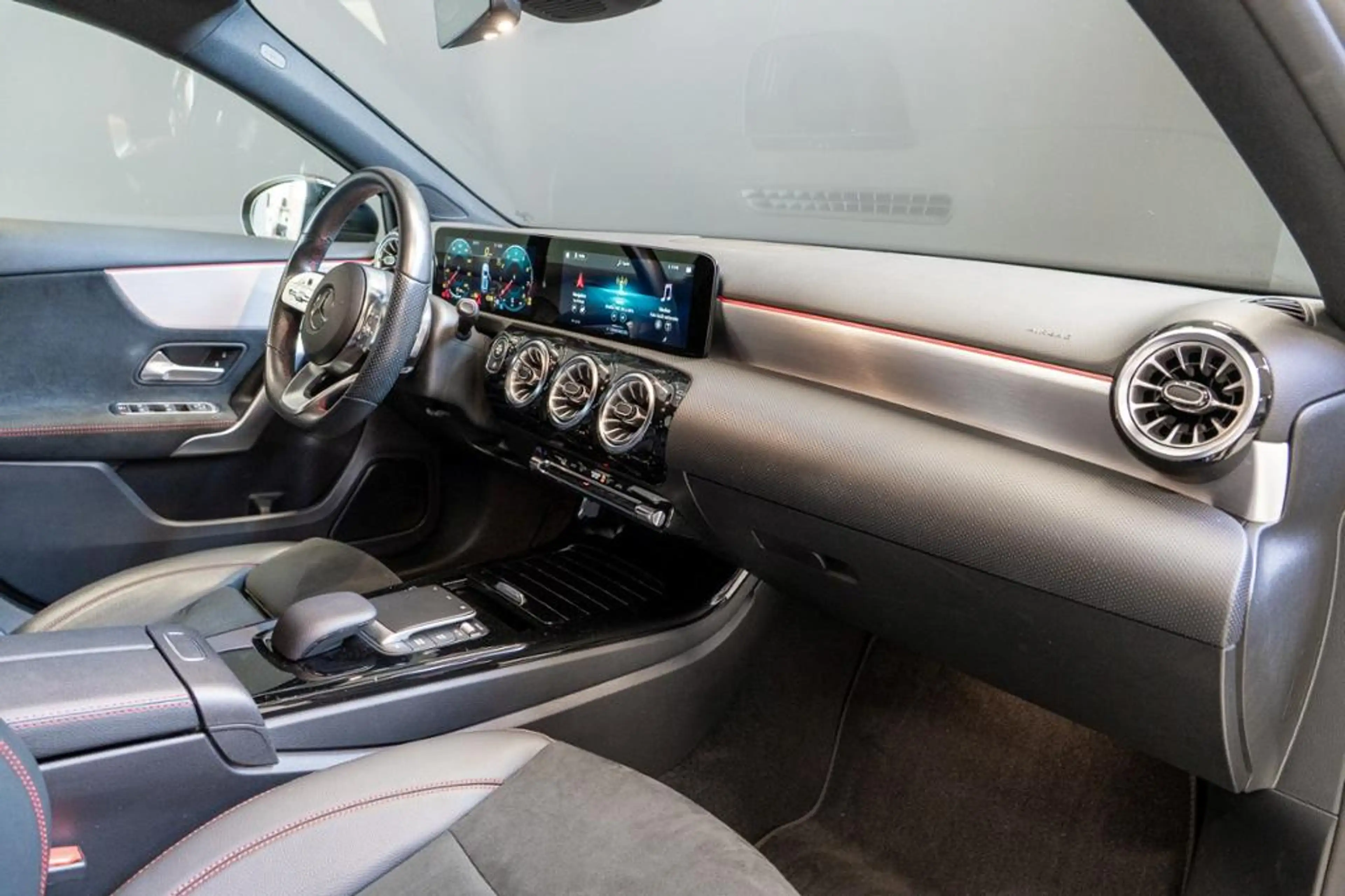 Mercedes-Benz A 180 * — photo 10