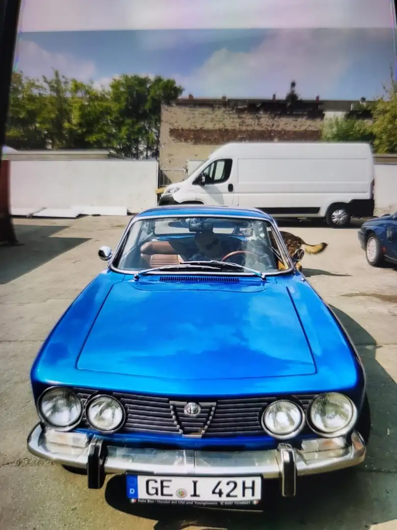 Alfa Romeo 2000 GT Veloce Blue - 1