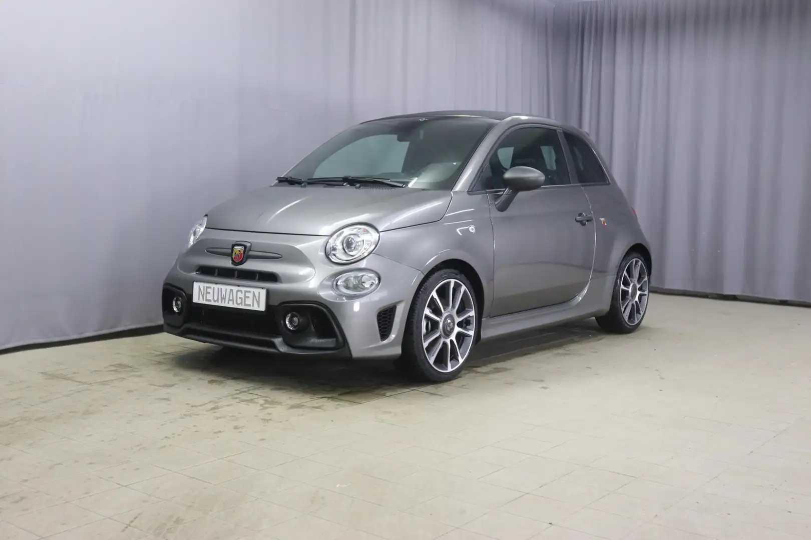 Abarth 595C Turismo 1.4 T-Jet 121 kW (165 PS), Verdeck Schw... Grau - 1