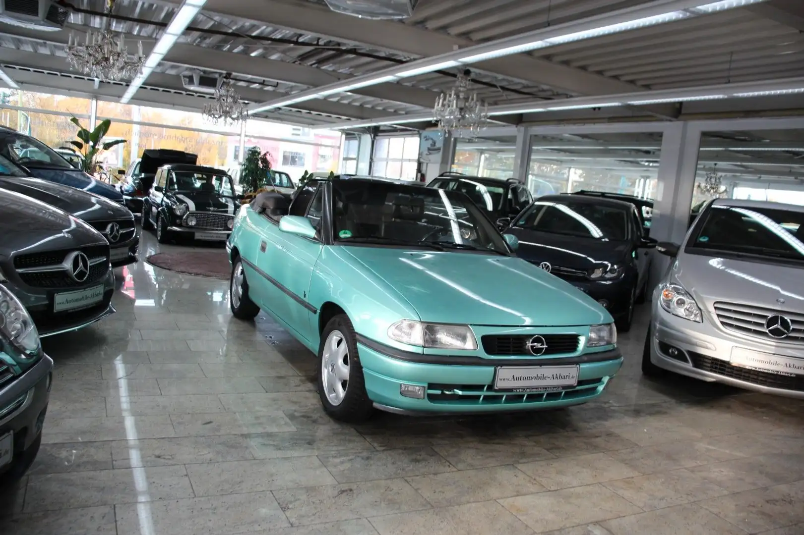 Opel Astra 1.6 Cabrio Blau - 2