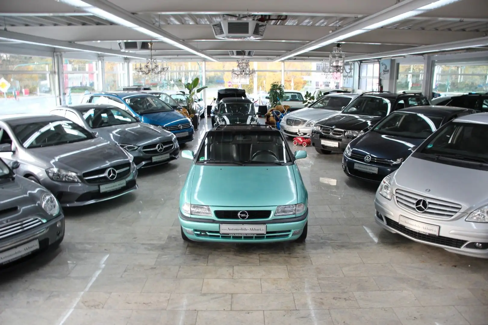 Opel Astra 1.6 Cabrio Blau - 1