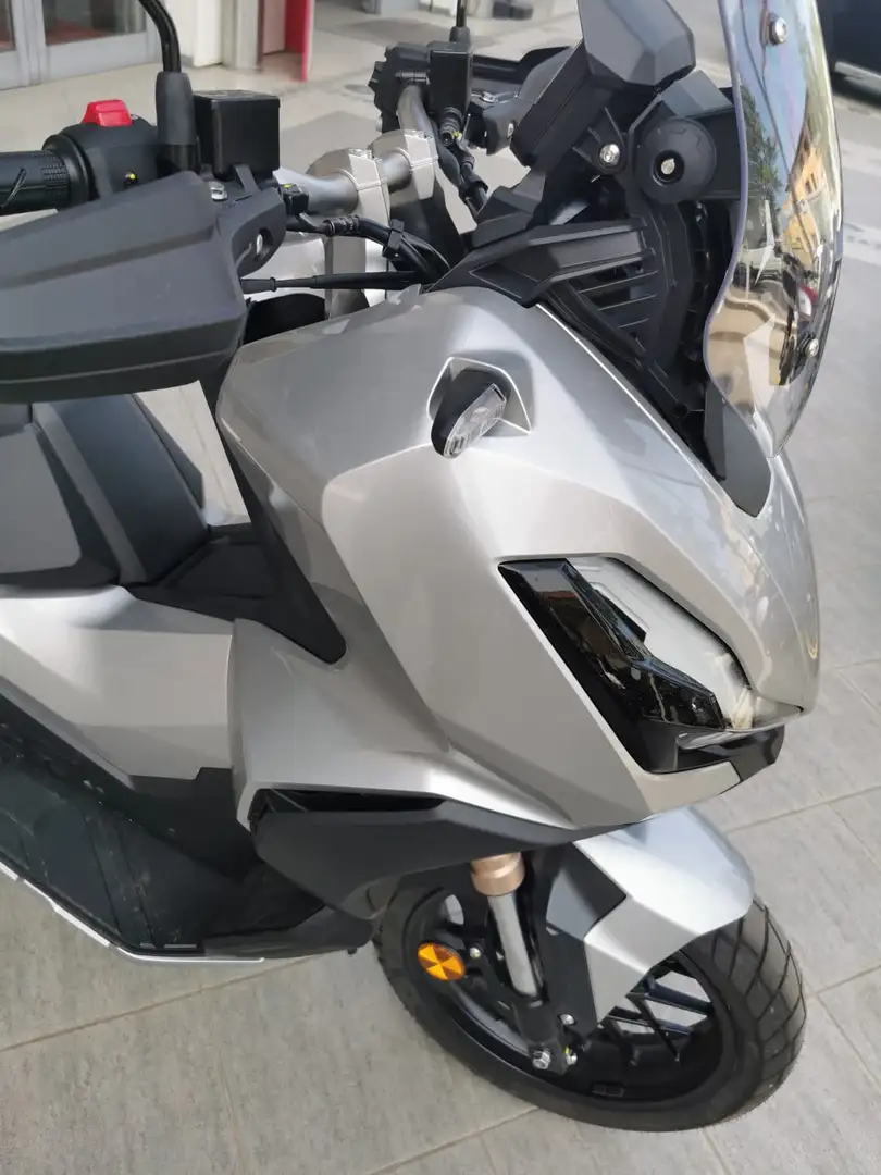 Honda ADV 350 - 1