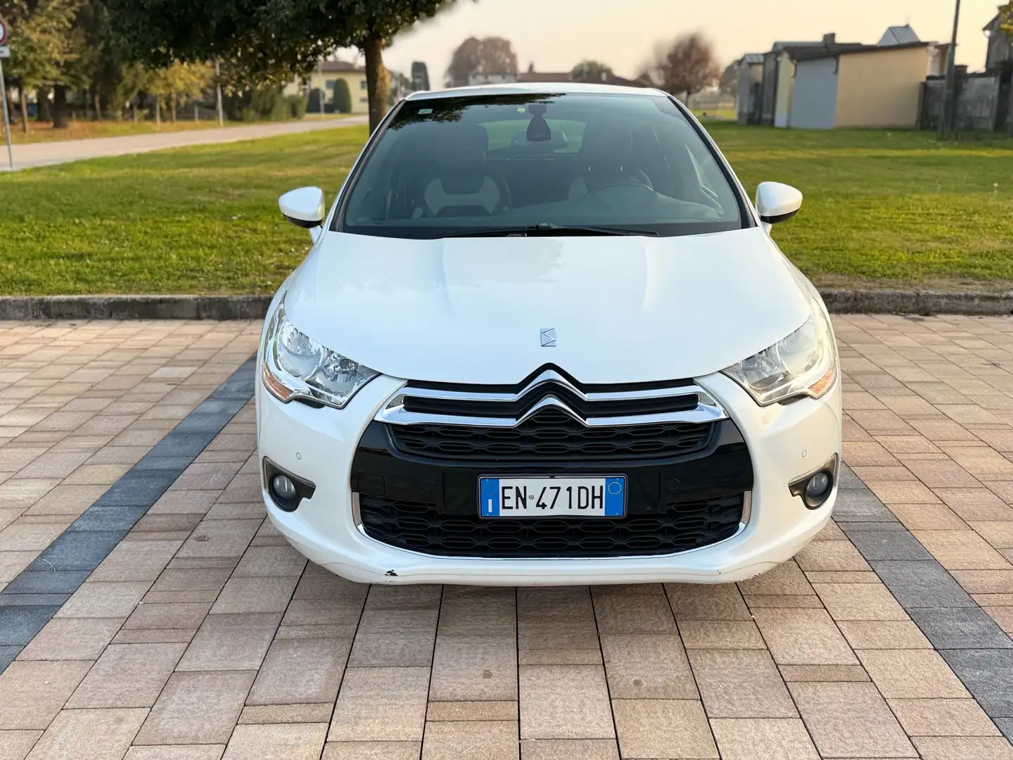 Citroen DS4 DS4 2.0 hdi Pure Pearl 160cv NEOPATENTATI Bianco - 2