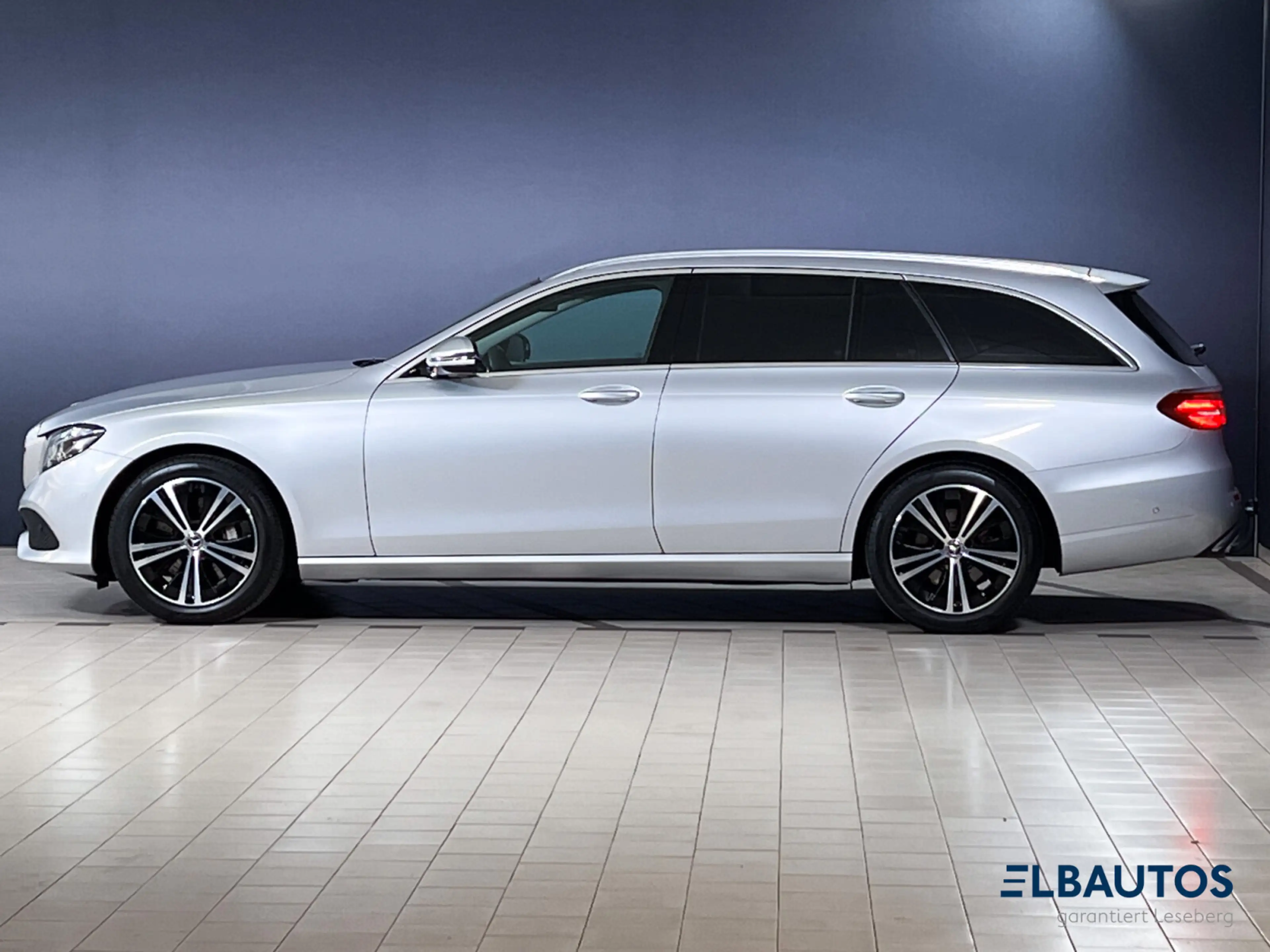 Mercedes-Benz E 400 E 400 d T 4M Avantg. Multibeam/AHK/Distro/Leder/ — photo 3