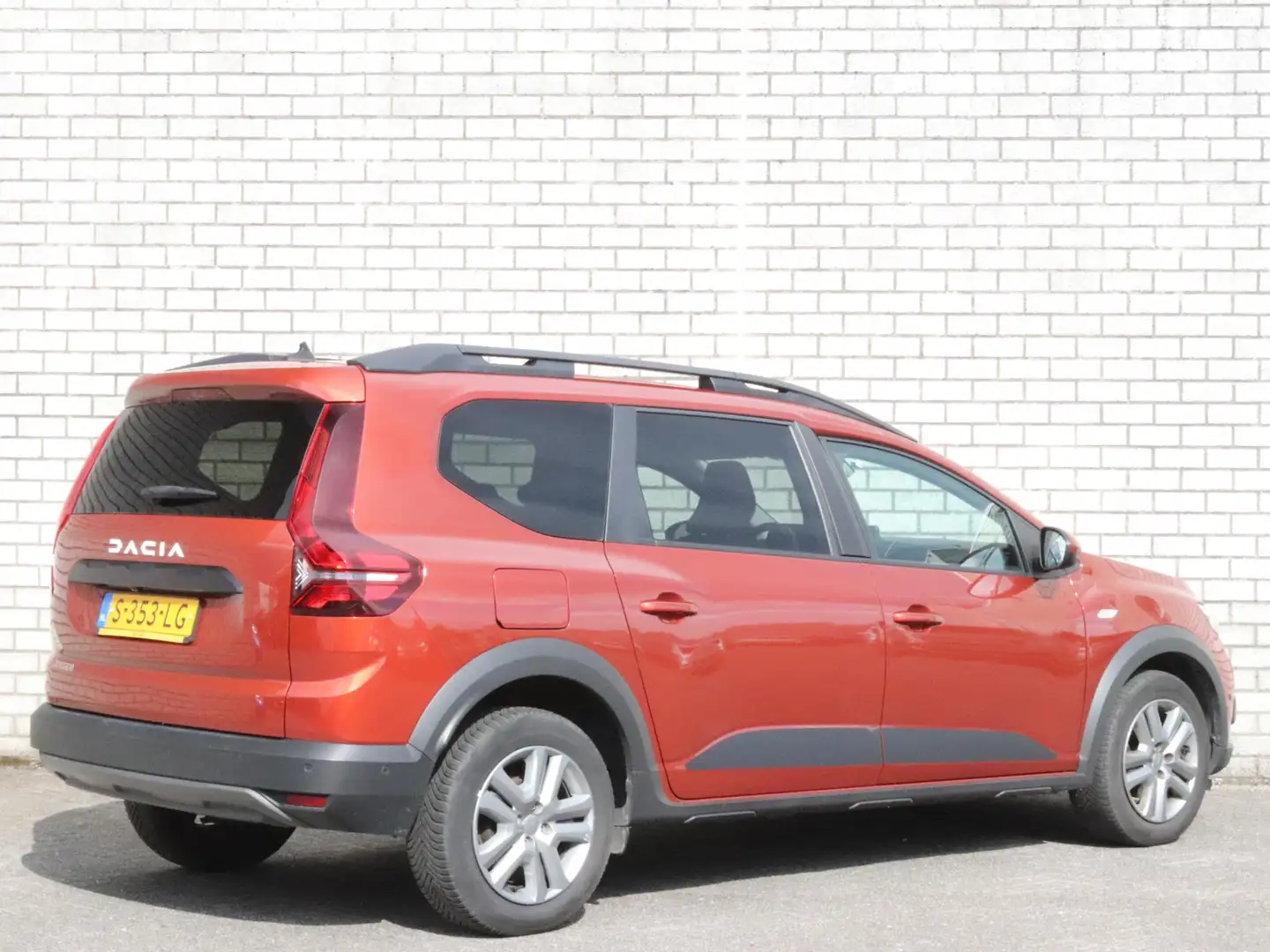 Dacia Jogger 1.0 TCe 110 Expression | 7-Persoons | Navigatie | Bruin - 2