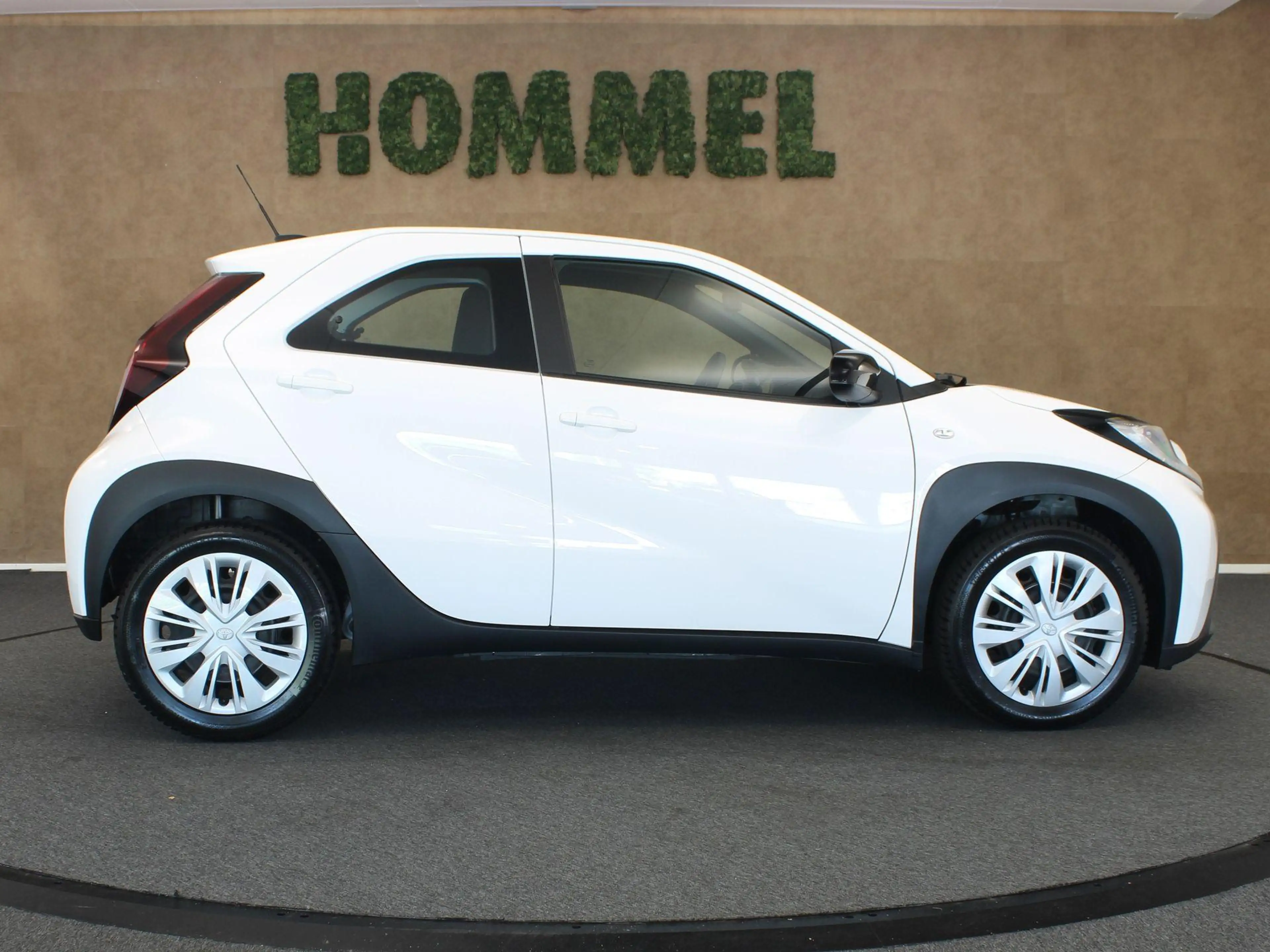 Toyota Aygo X 1.0 VVT-i MT Play - ORIGINEEL NEDERLANDSE AUTO - A — photo 13
