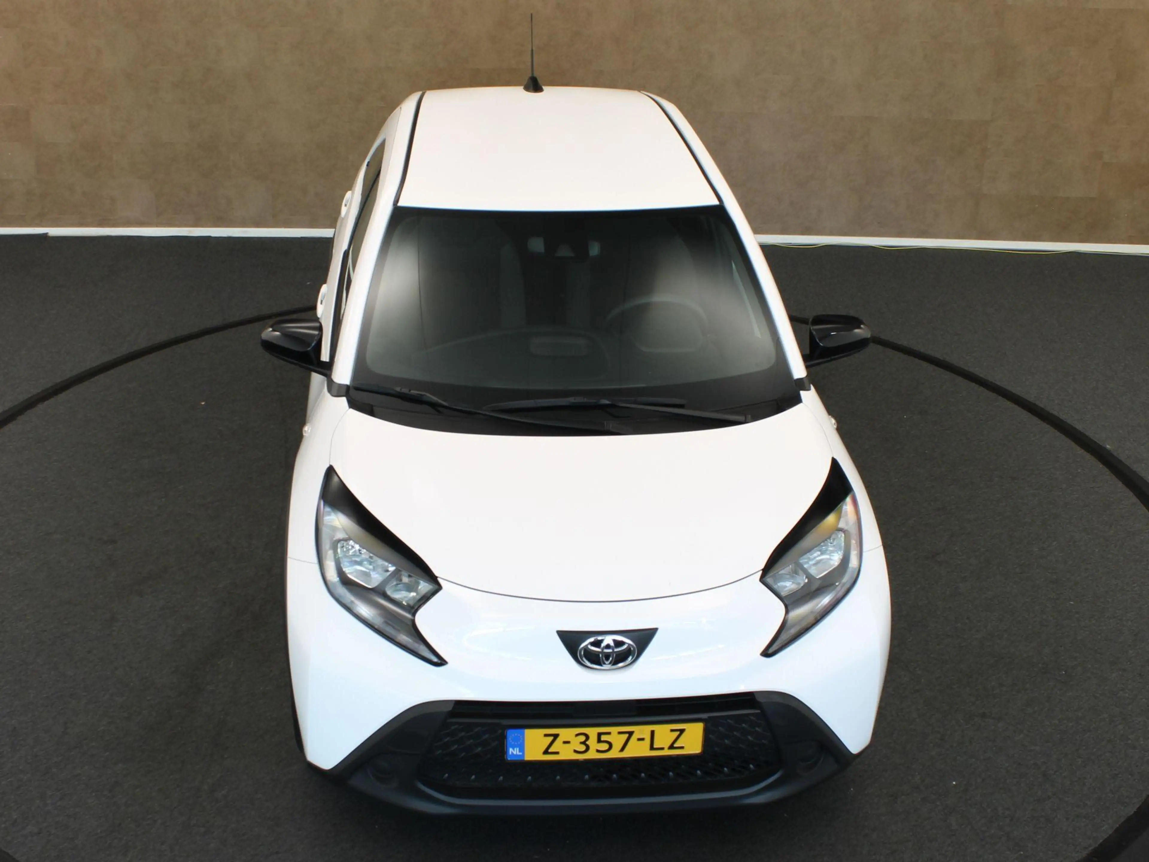 Toyota Aygo X 1.0 VVT-i MT Play - ORIGINEEL NEDERLANDSE AUTO - A — photo 15