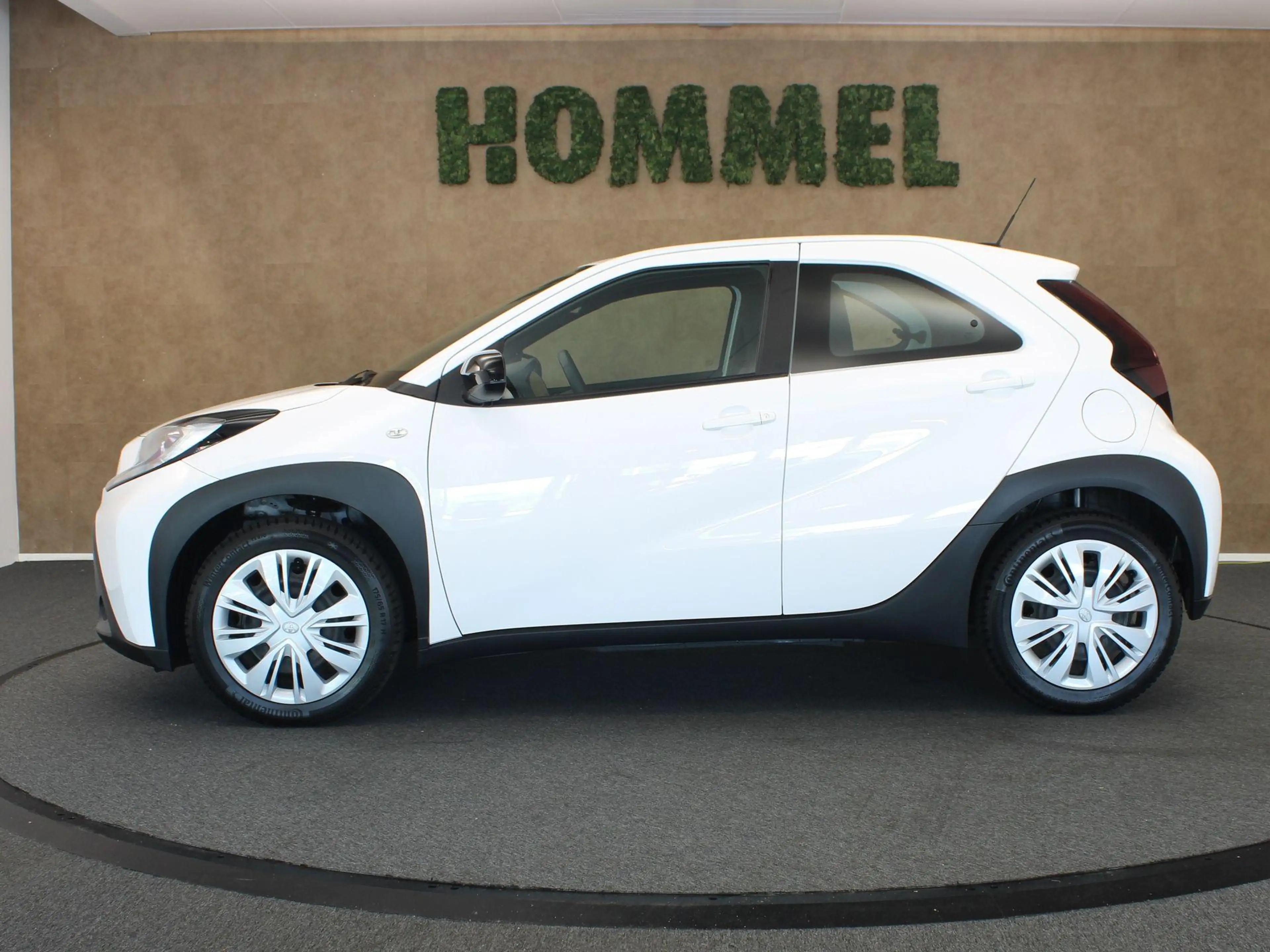 Toyota Aygo X 1.0 VVT-i MT Play - ORIGINEEL NEDERLANDSE AUTO - A — photo 12