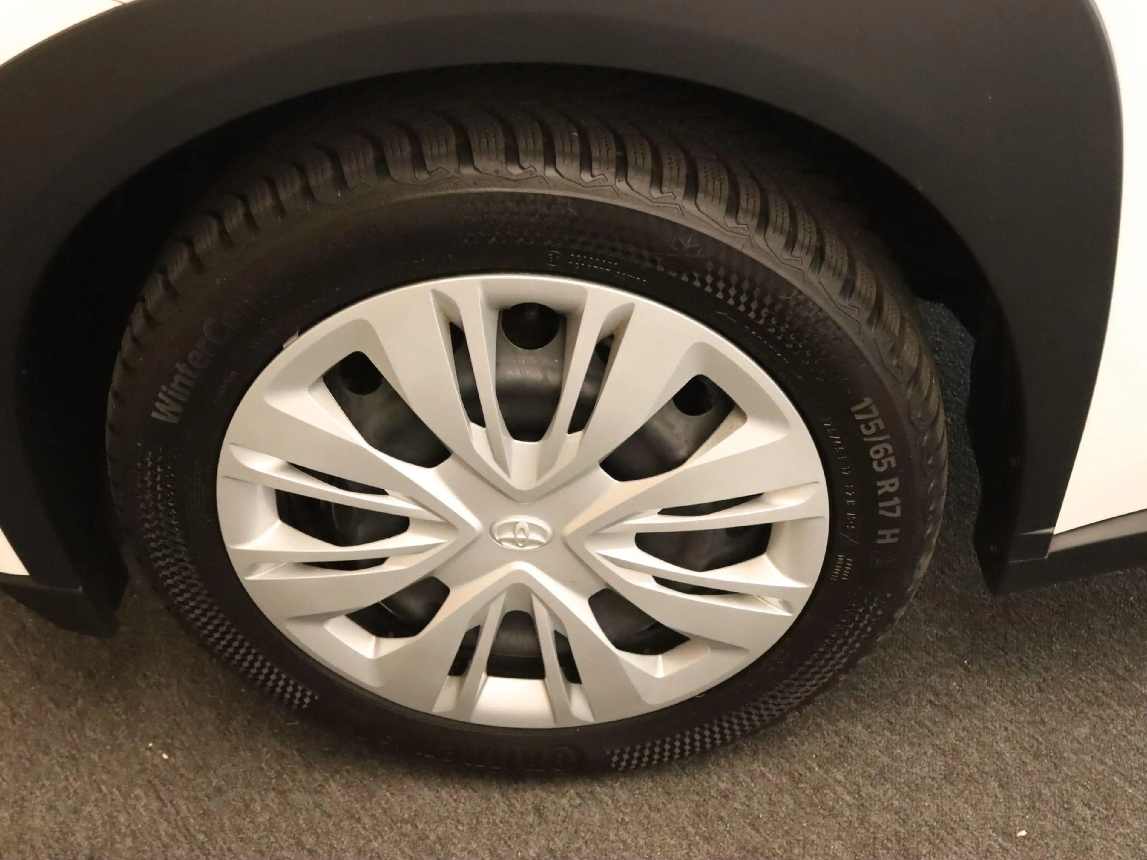 Toyota Aygo X 1.0 VVT-i MT Play - ORIGINEEL NEDERLANDSE AUTO - A — photo 2