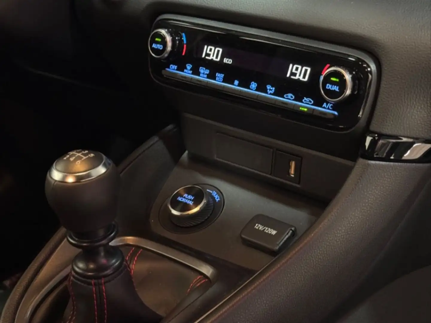 Toyota Yaris GR RZ Circuit Pack Blanc - 2