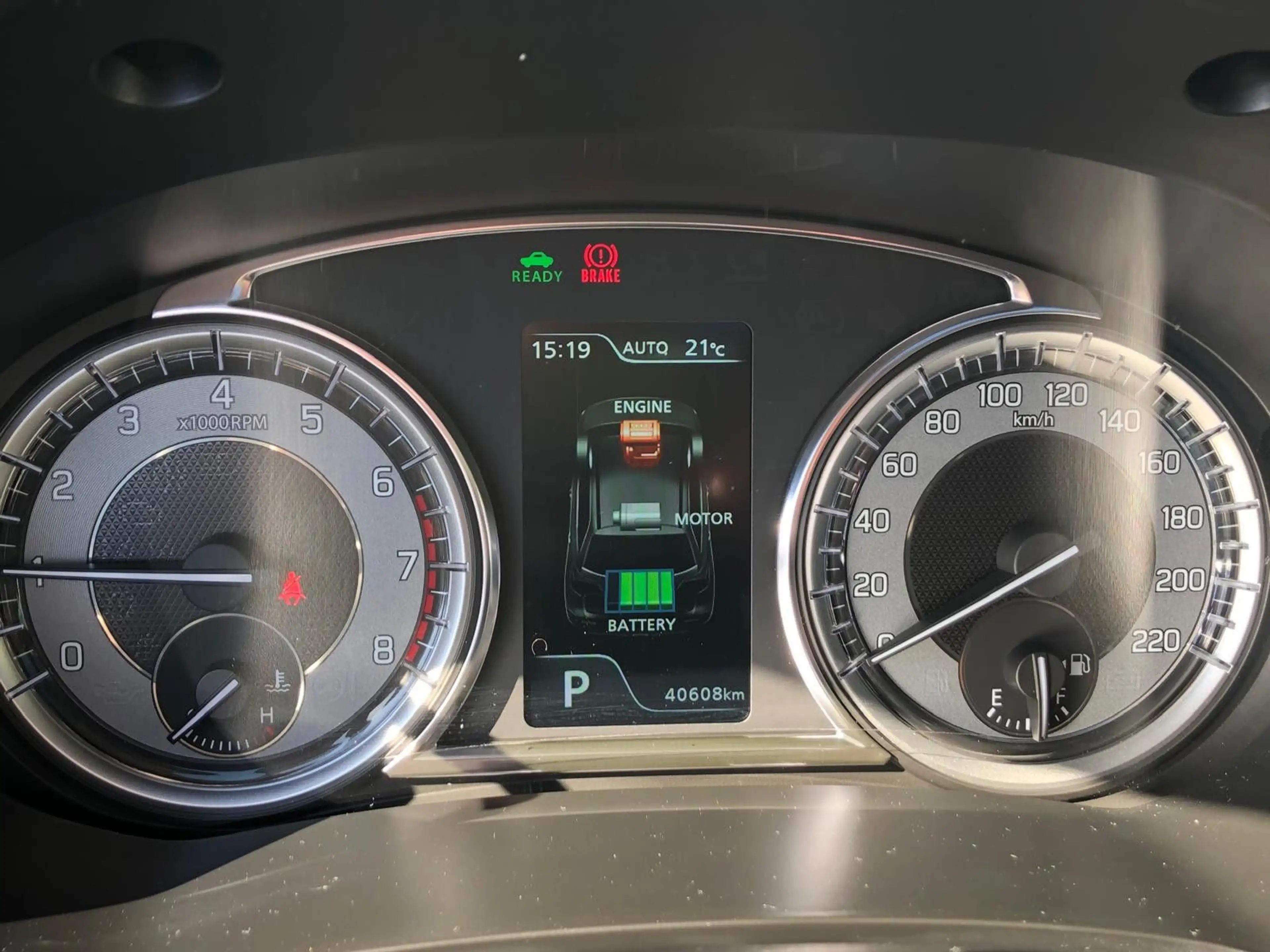 Suzuki Vitara 1.5 DUAJET Hybrid Comfort+ AGS — photo 9