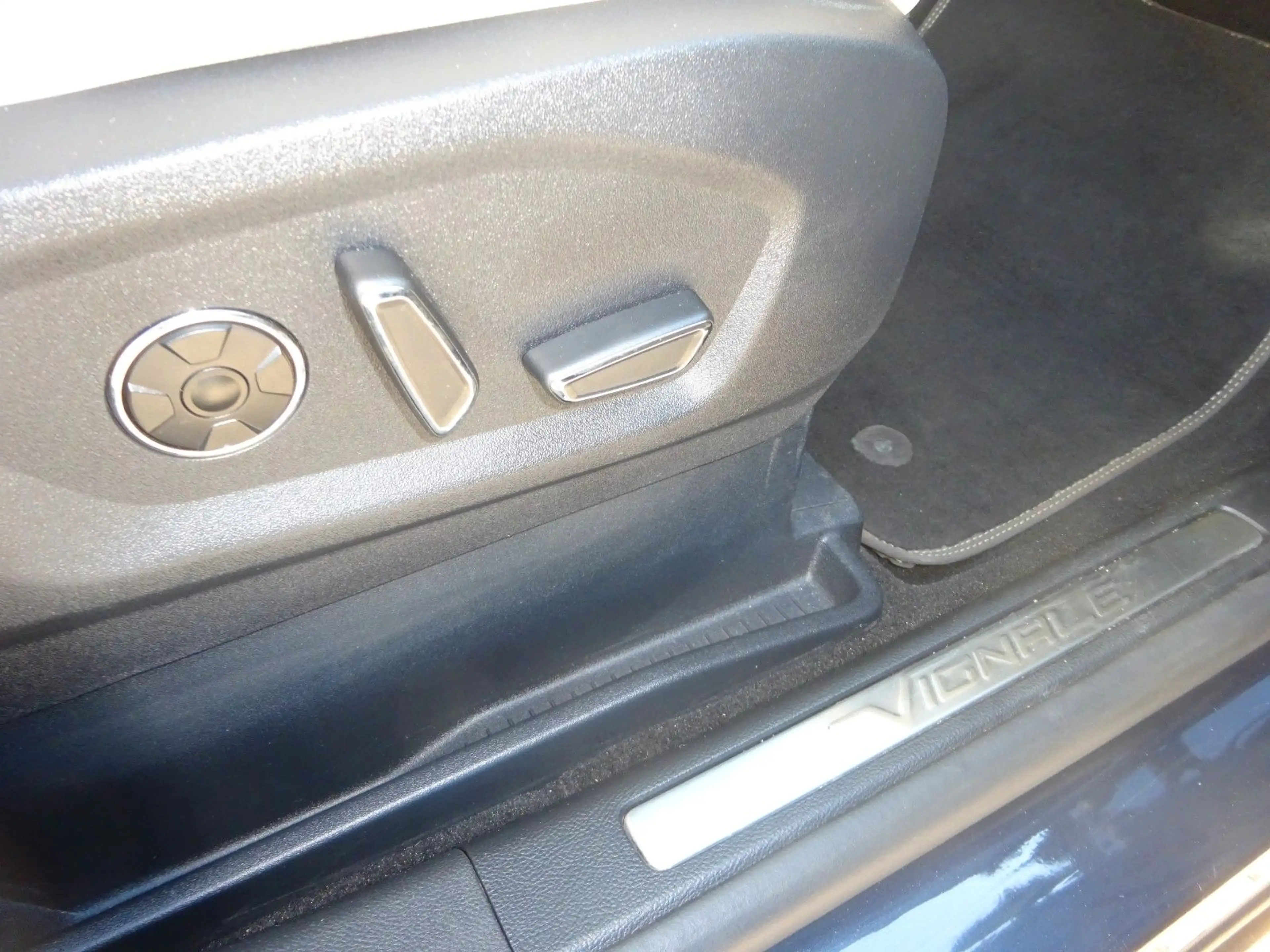 Ford S-Max 190PS Autm. Vignale Pano Massage ACC — photo 13